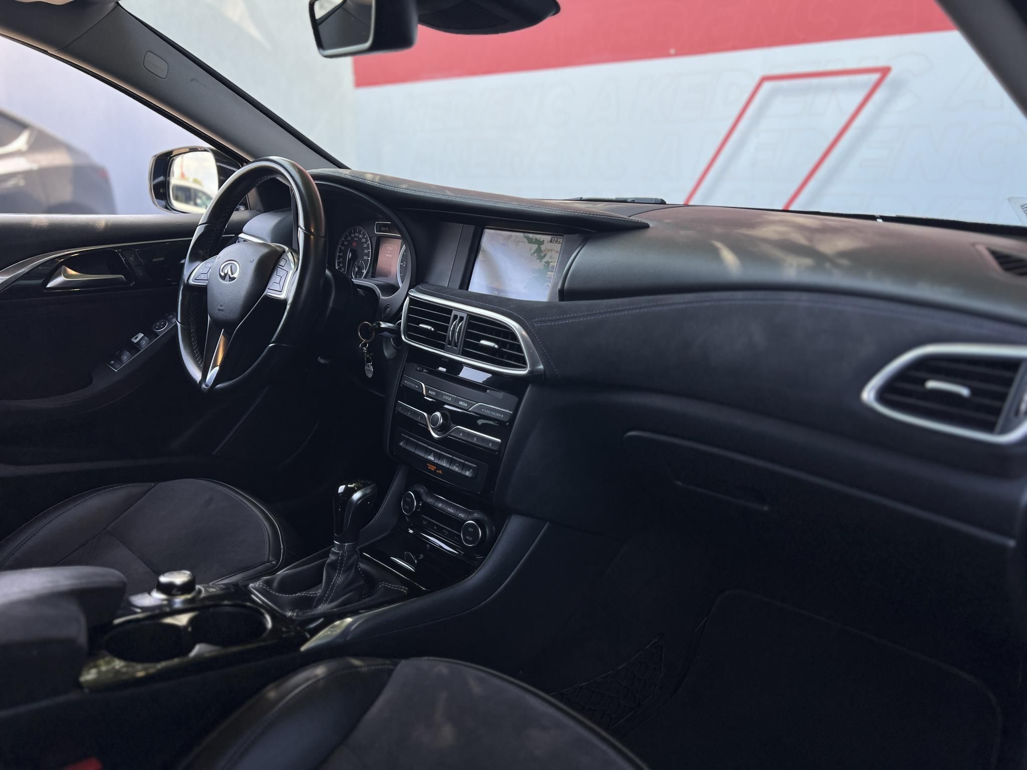 INFINITI Q30 1.5d Premium Tech M.o.-i. Márkaszervizelt. Téli-nyári kerék garnitúra!
