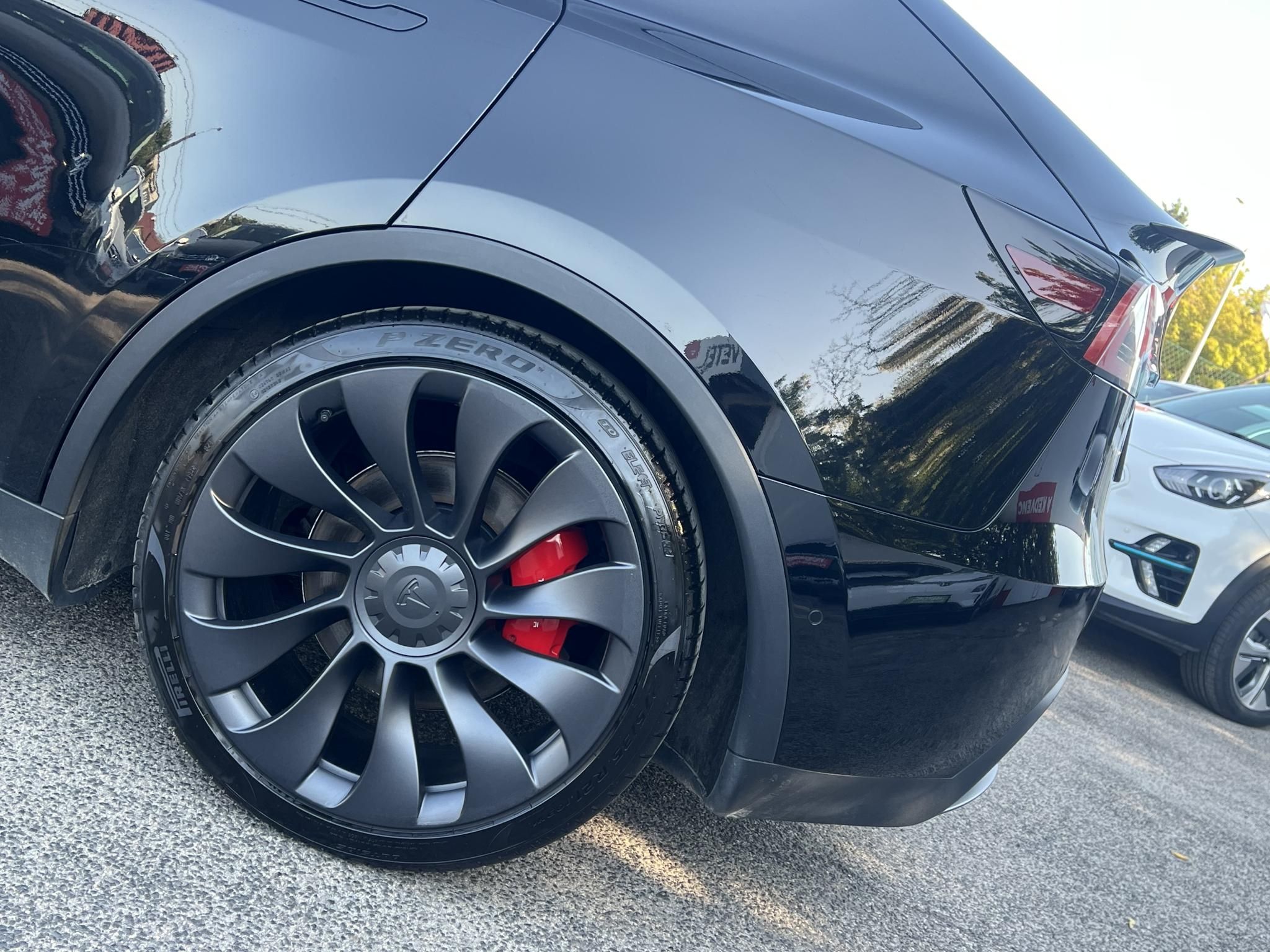 TESLA MODEL Y Performance AWD (Automata) 95e km. AMD Ryzen. hőszivattyú. mátrix LED. 2030-ig garanciális!
