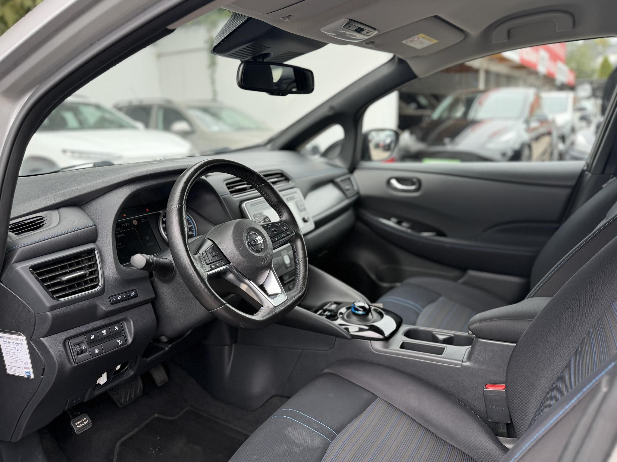 NISSAN LEAF N-Connecta 40kWh (Automata) 59e km. 360 kamera. első-hátsó ülésfűtés. kormányfűtés. CARPLAY!