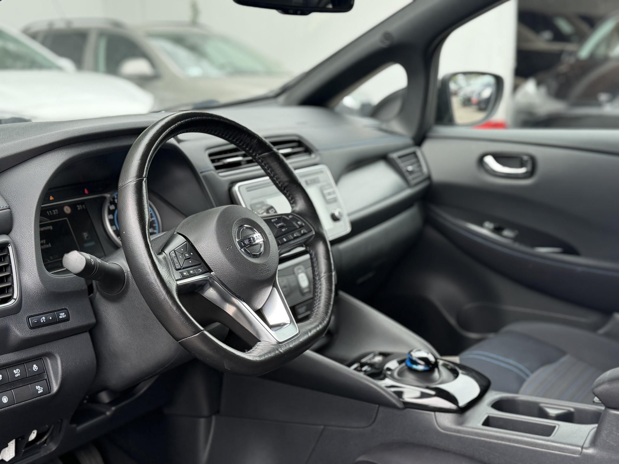 NISSAN LEAF N-Connecta 40kWh (Automata) 59e km. 360 kamera. első-hátsó ülésfűtés. kormányfűtés. CARPLAY!
