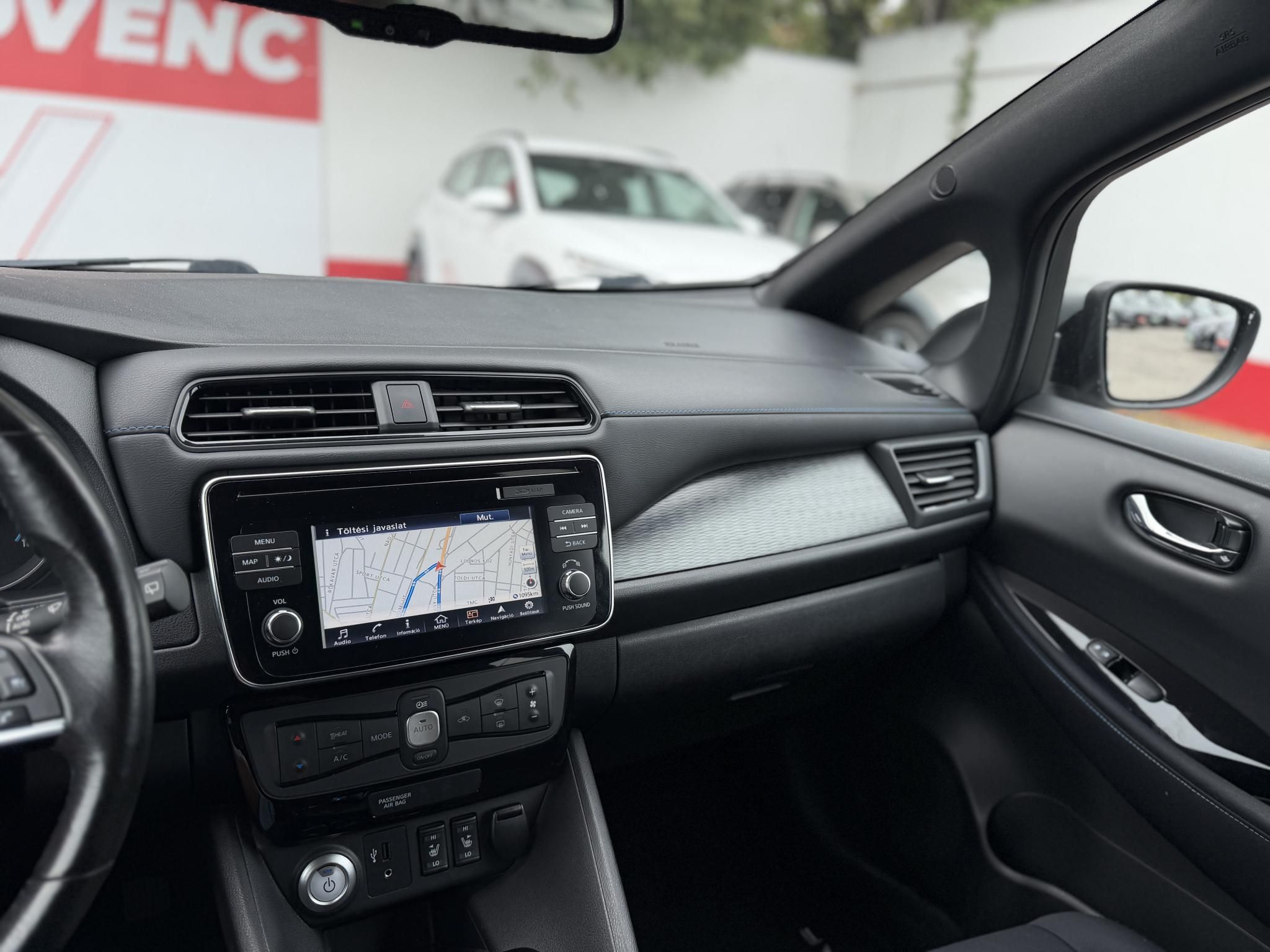 NISSAN LEAF N-Connecta 40kWh (Automata) 59e km. 360 kamera. első-hátsó ülésfűtés. kormányfűtés. CARPLAY!