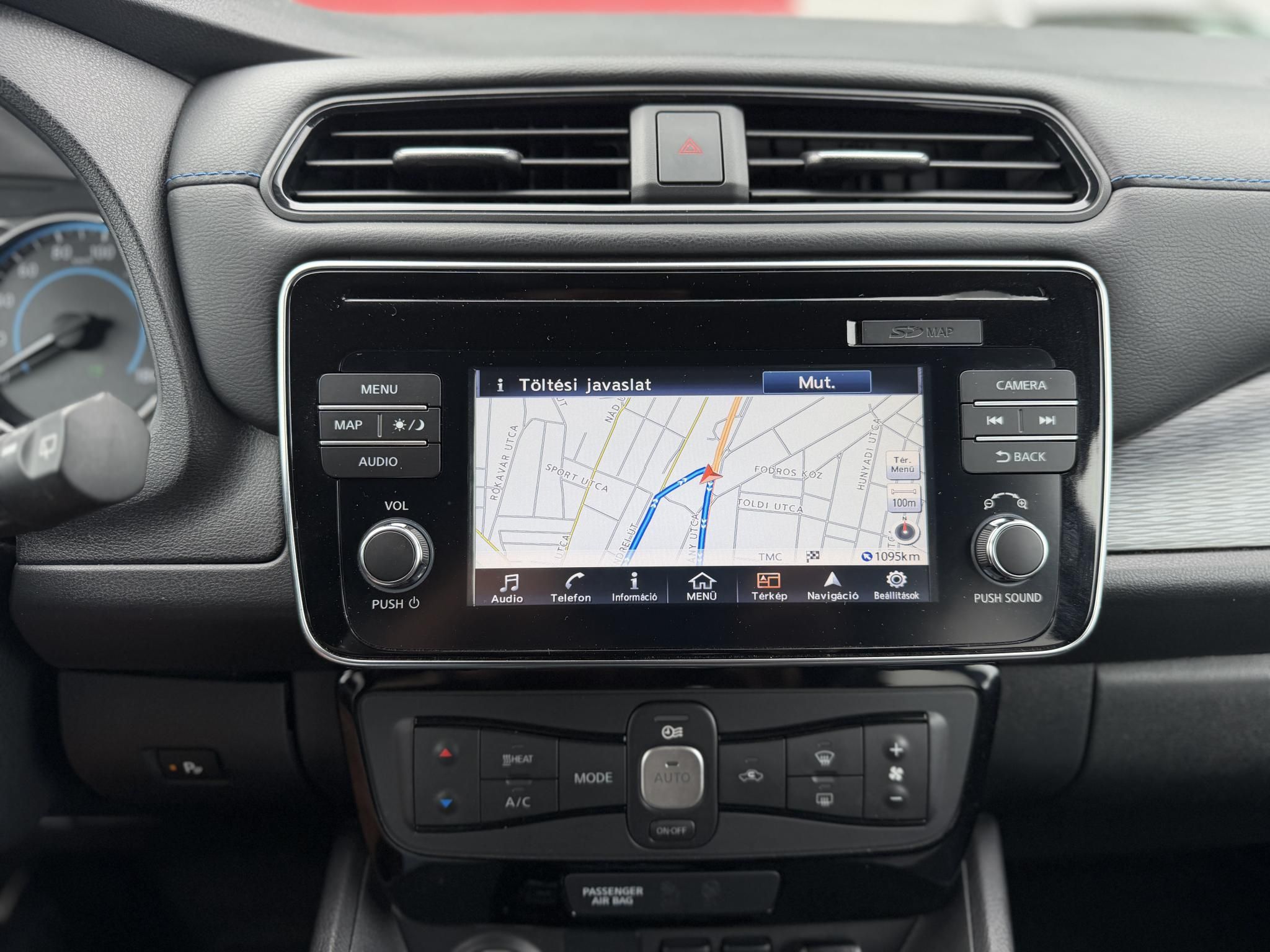 NISSAN LEAF N-Connecta 40kWh (Automata) 59e km. 360 kamera. első-hátsó ülésfűtés. kormányfűtés. CARPLAY!