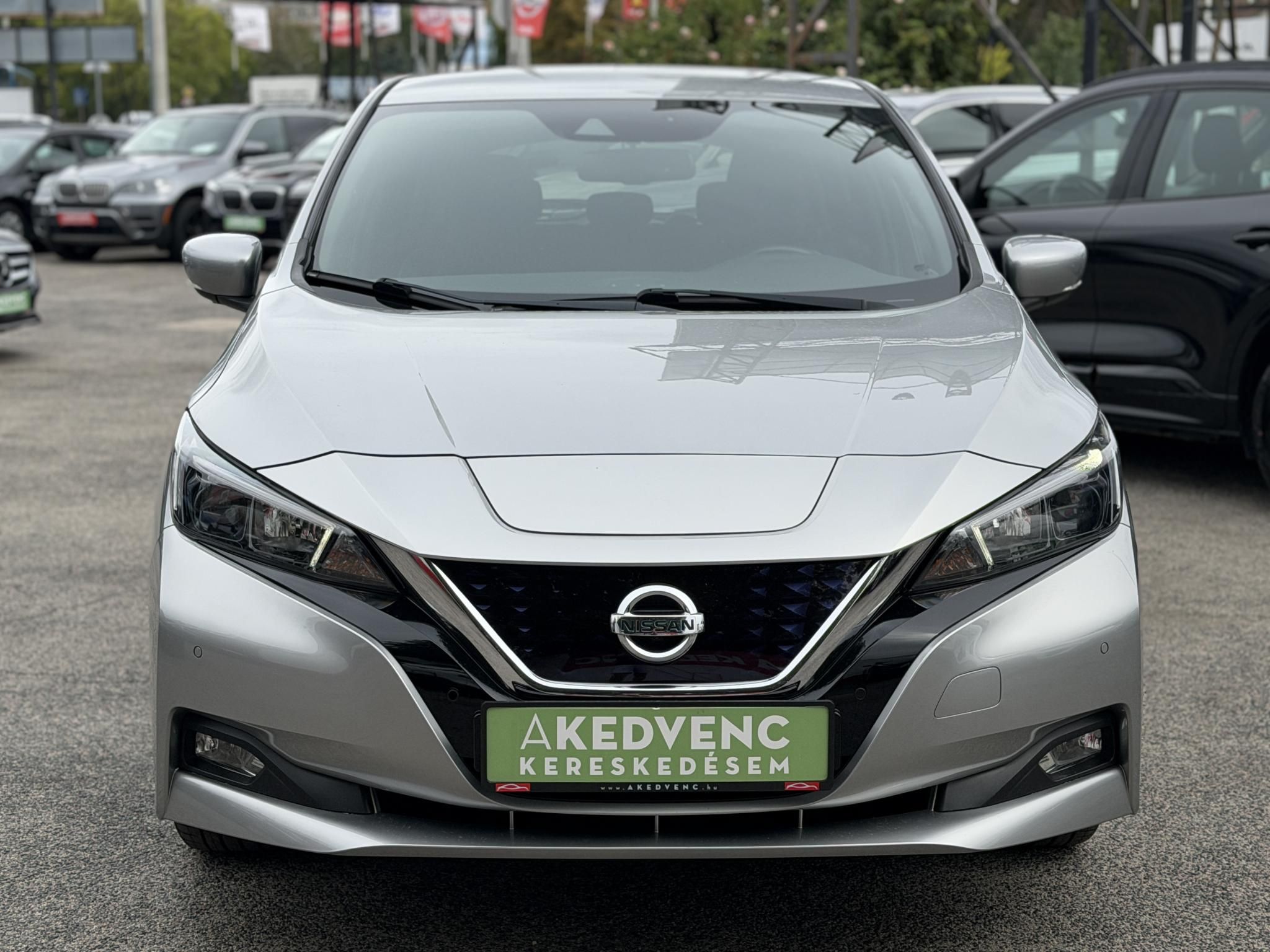 NISSAN LEAF N-Connecta 40kWh (Automata) 59e km. 360 kamera. első-hátsó ülésfűtés. kormányfűtés. CARPLAY!