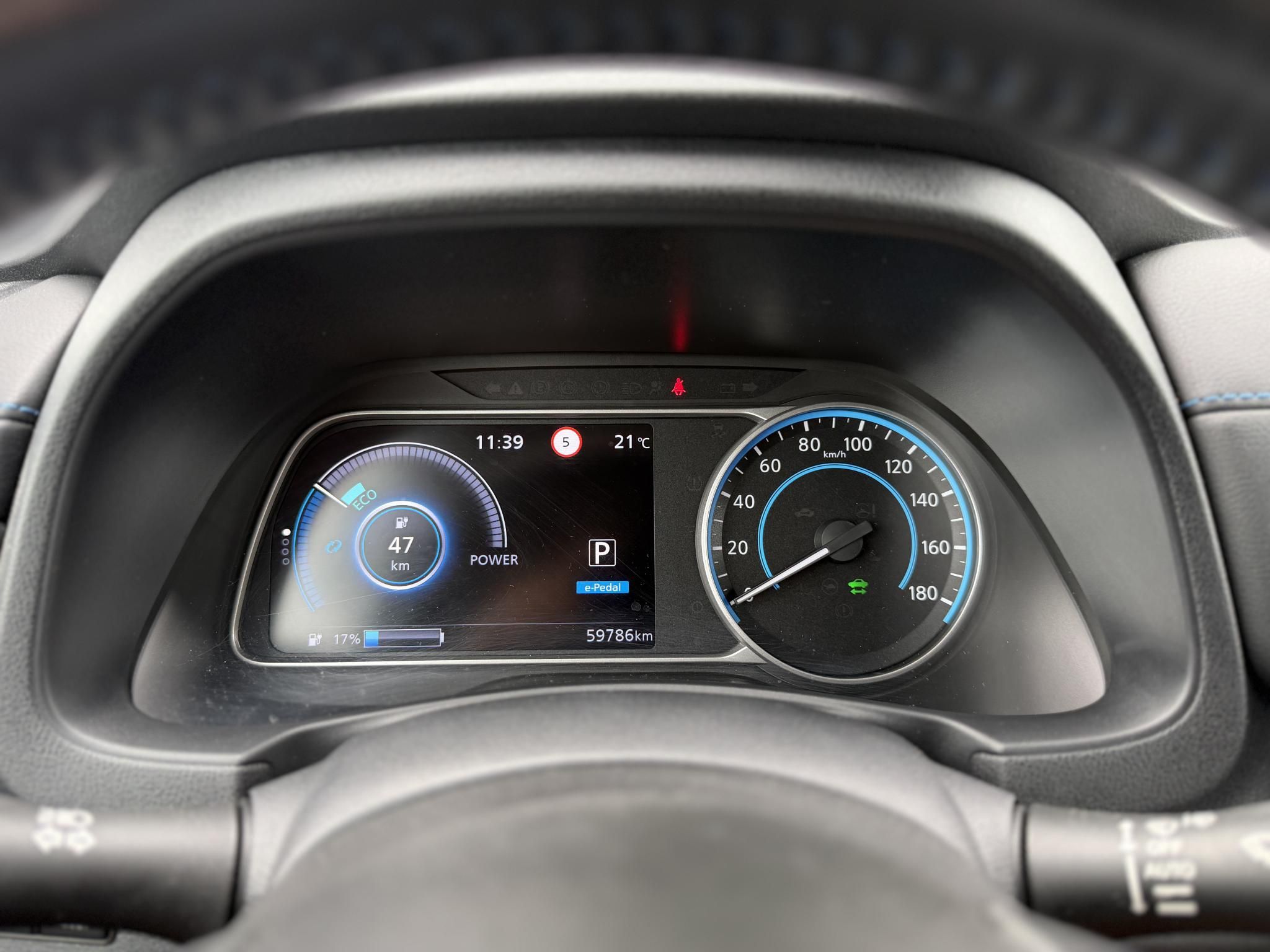 NISSAN LEAF N-Connecta 40kWh (Automata) 59e km. 360 kamera. első-hátsó ülésfűtés. kormányfűtés. CARPLAY!