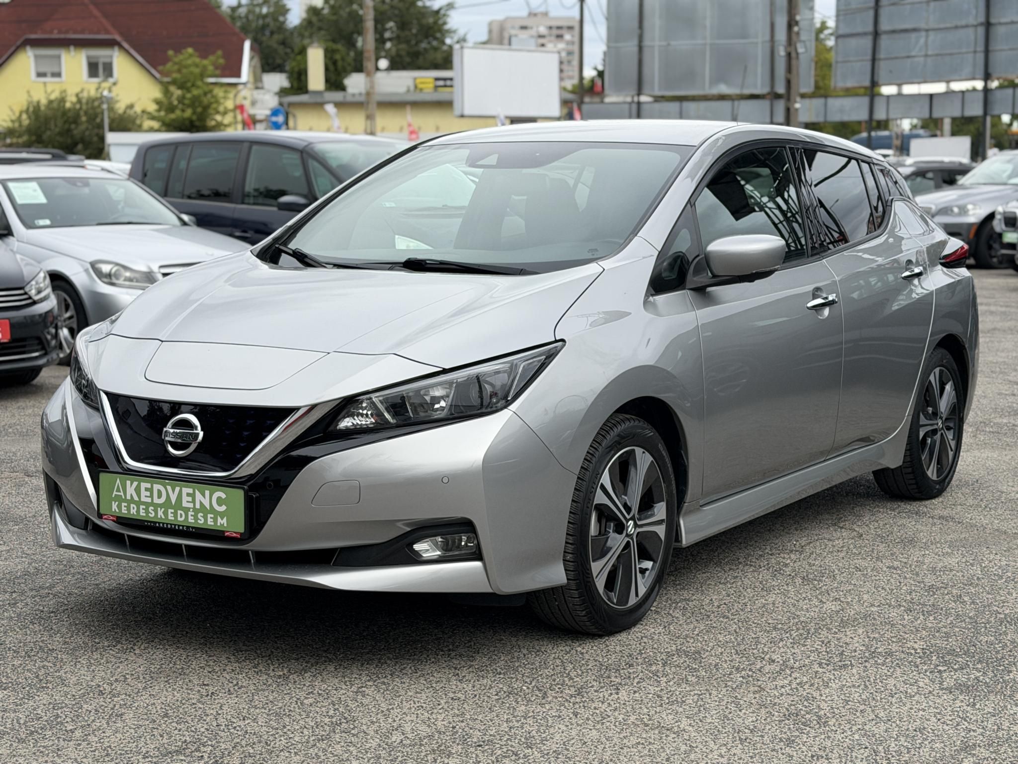 NISSAN LEAF N-Connecta 40kWh (Automata) 59e km. 360 kamera. első-hátsó ülésfűtés. kormányfűtés. CARPLAY!