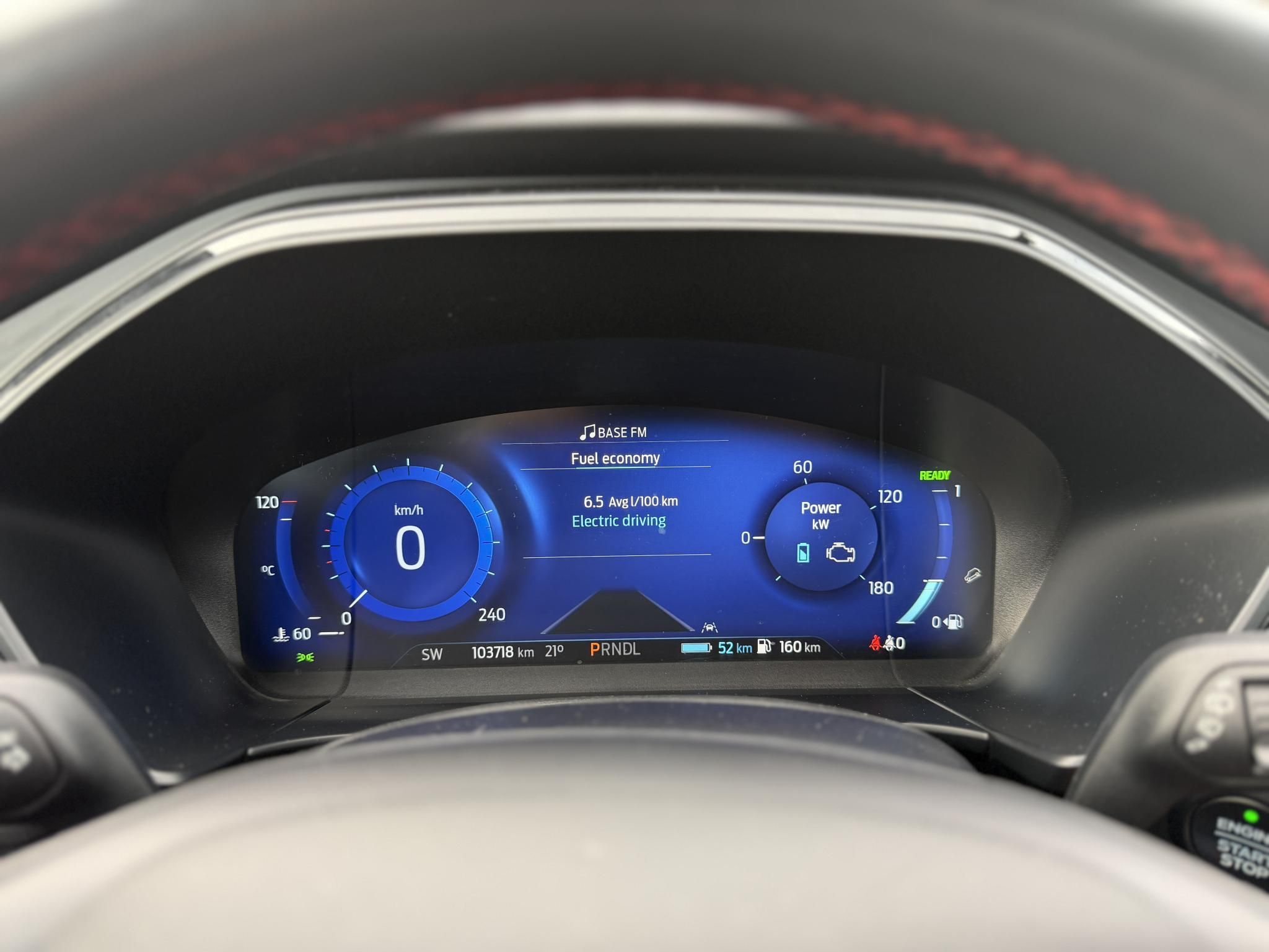 FORD KUGA 2.5 PHEV Freedom CVT 103e km. 70 km elektromos hatótáv. kamera. ülésfűtés. vonóhorog. CARPLAY!