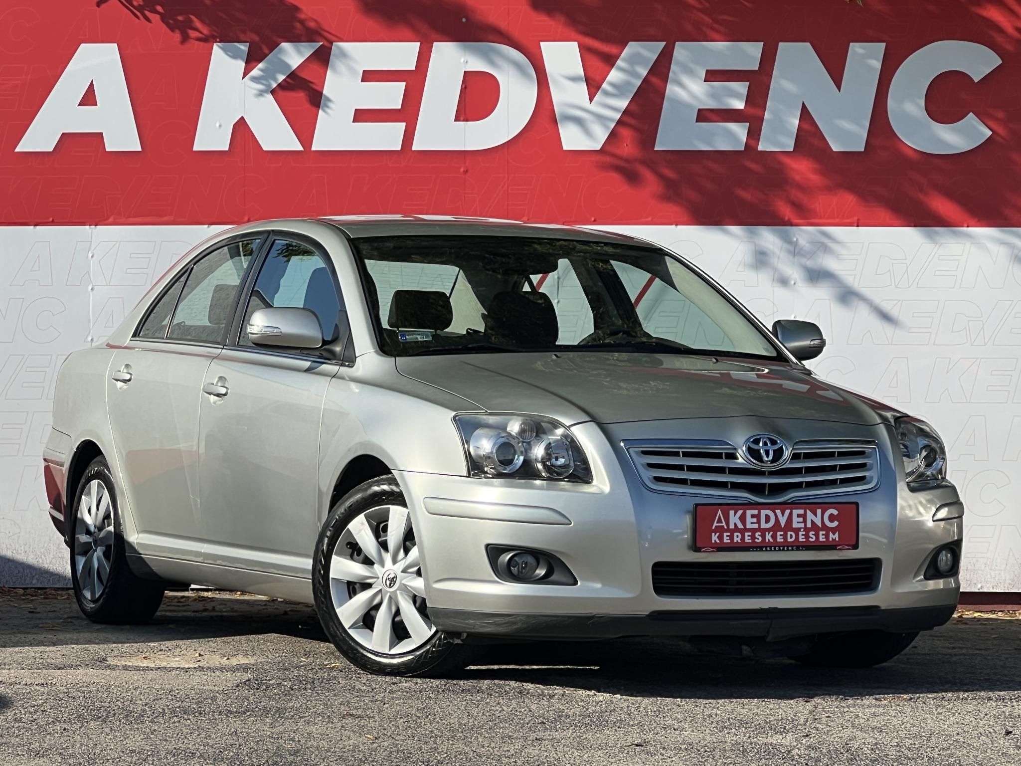 TOYOTA AVENSIS 1.8 Sol 133e km. ülésfűtés. digitklíma. vonóhorog. 2 gyári kulcs!