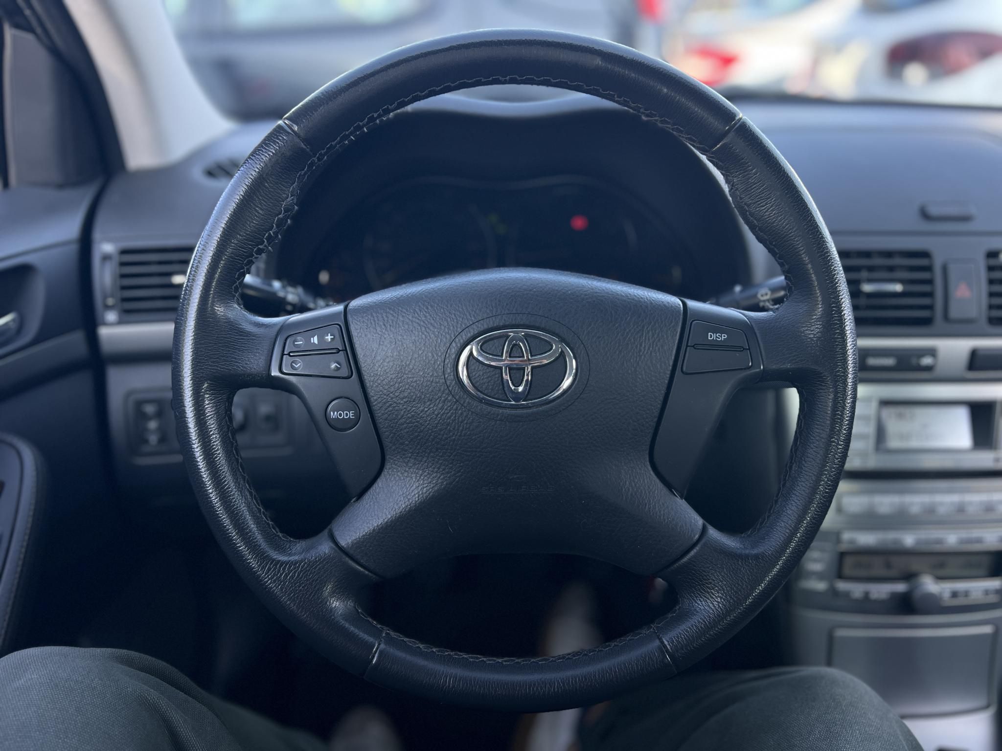 TOYOTA AVENSIS 1.8 Sol 133e km. ülésfűtés. digitklíma. vonóhorog. 2 gyári kulcs!