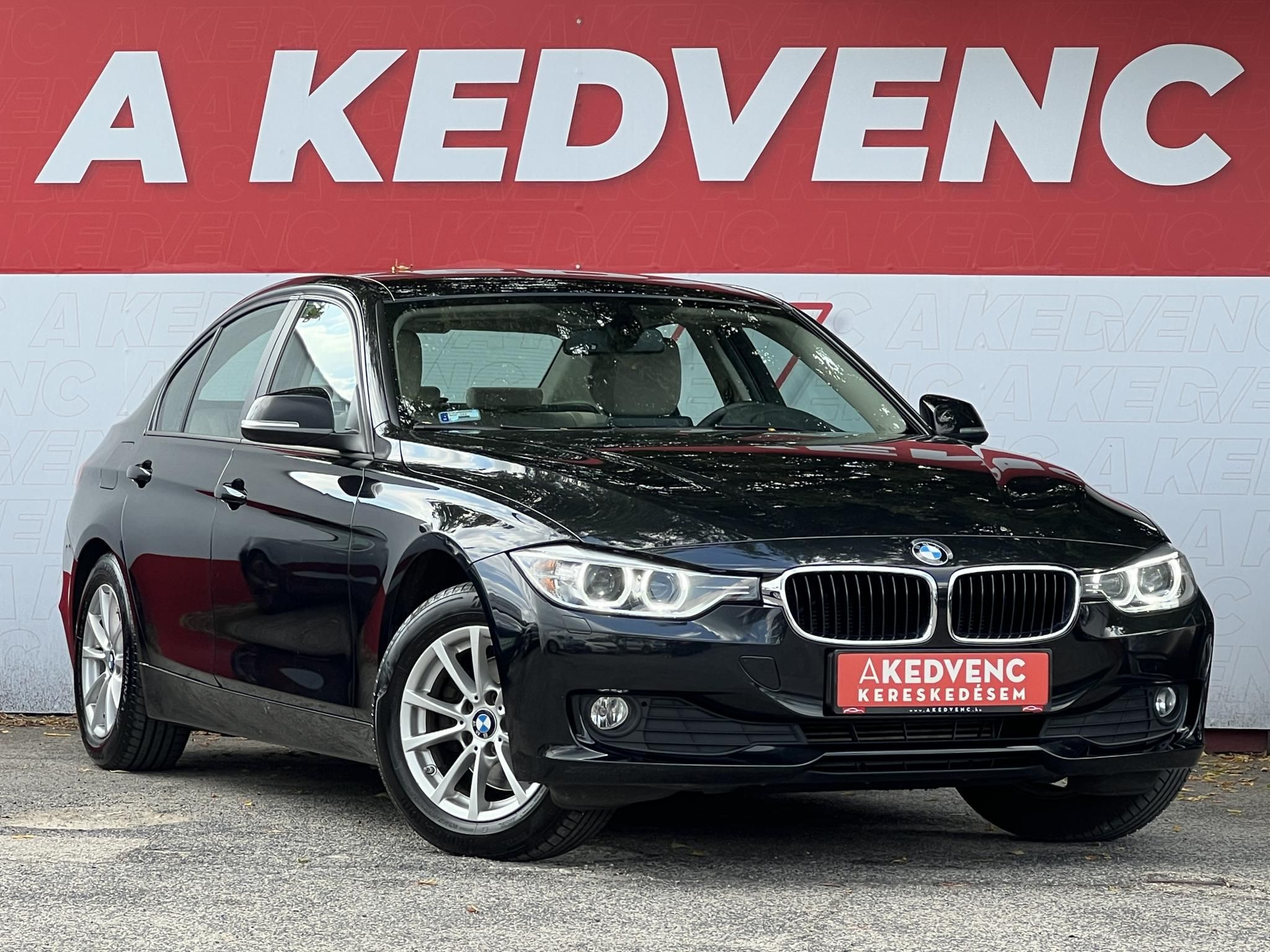 BMW 320d (Automata) M.o.-i. 1.tul. 113e km. márkaszervizelt előélet. téli-nyári kerék szett!