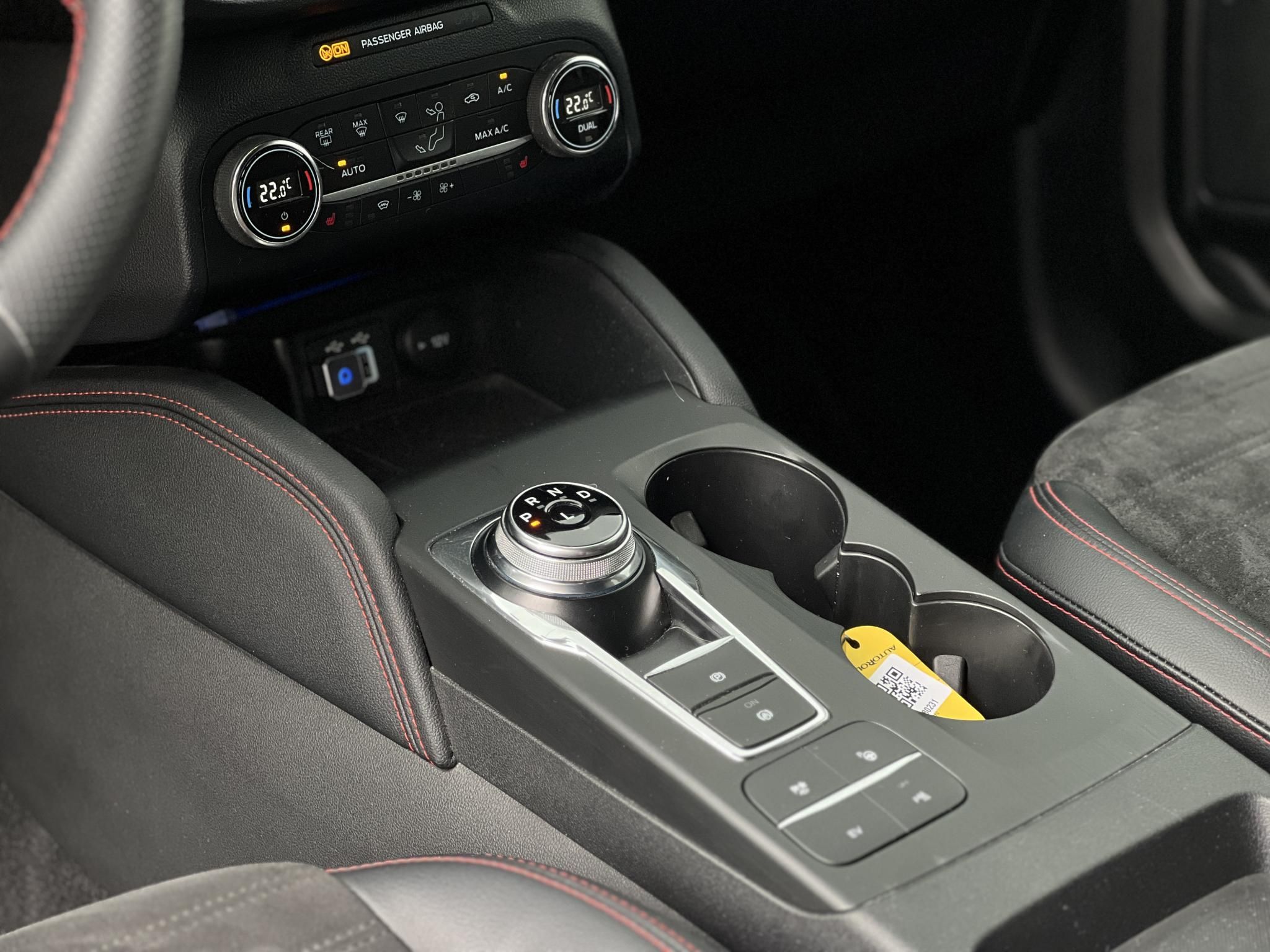 FORD KUGA 2.5 PHEV ST-Line X CVT 85e km. Carplay