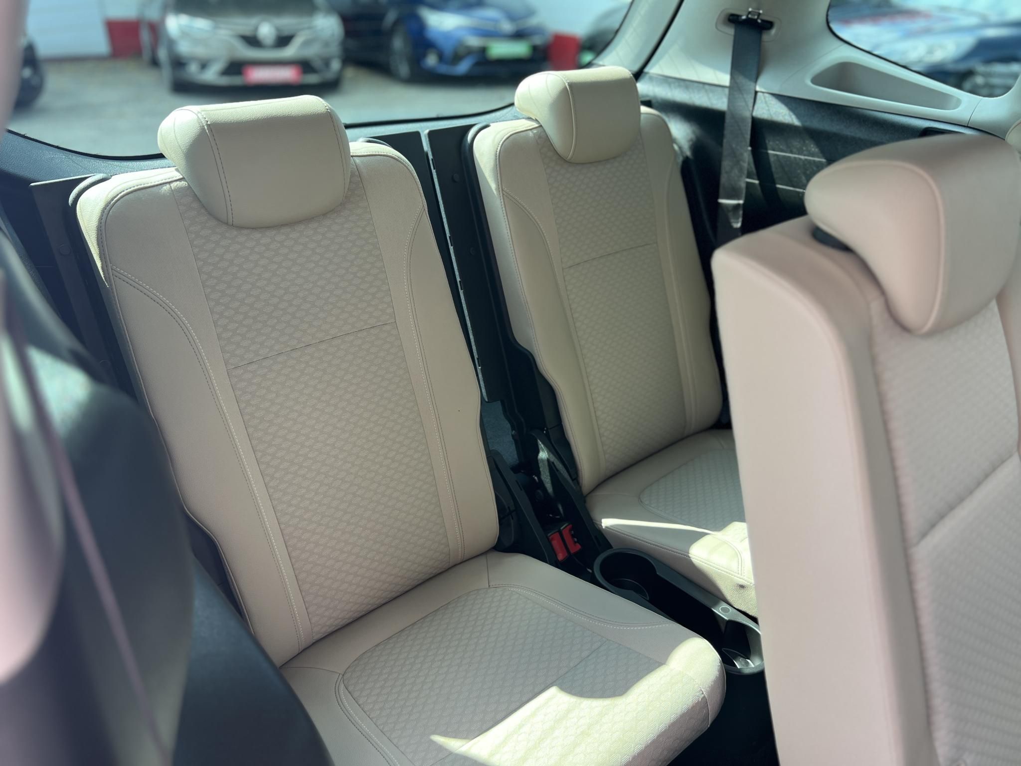 OPEL ZAFIRA 1.4 T Edition (7 személyes ) Végig vezetett szervizkönyv. 7 személyes
