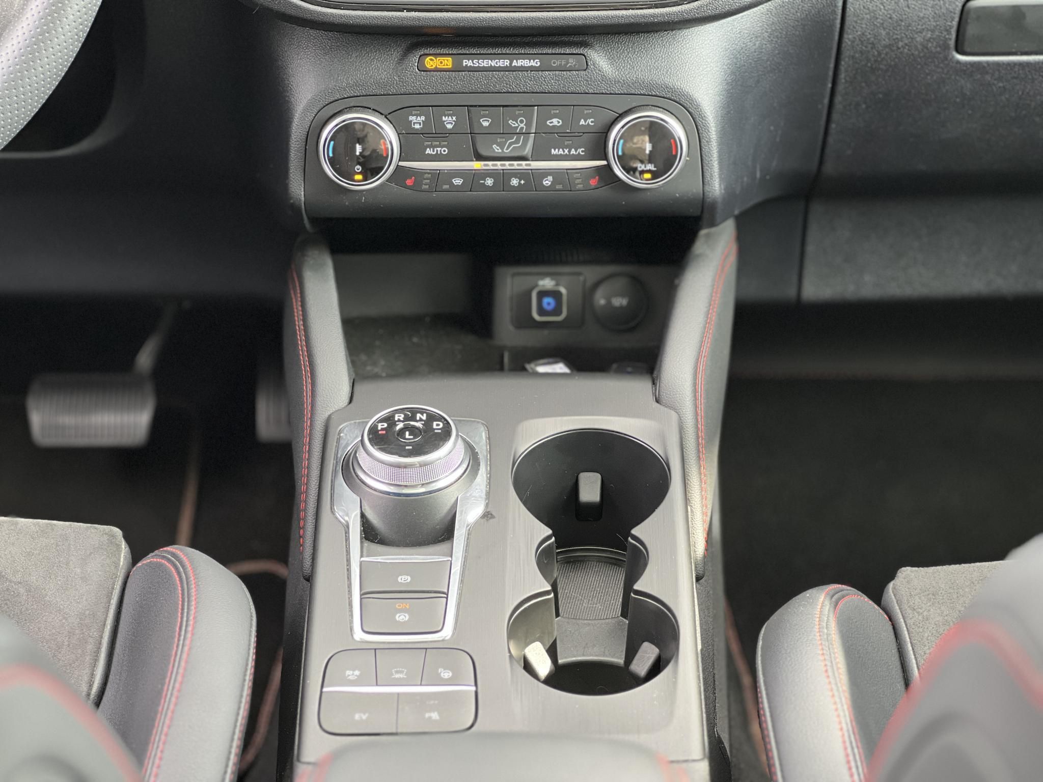 FORD KUGA 2.5 PHEV ST-Line X Graphite Tech Edition CVT