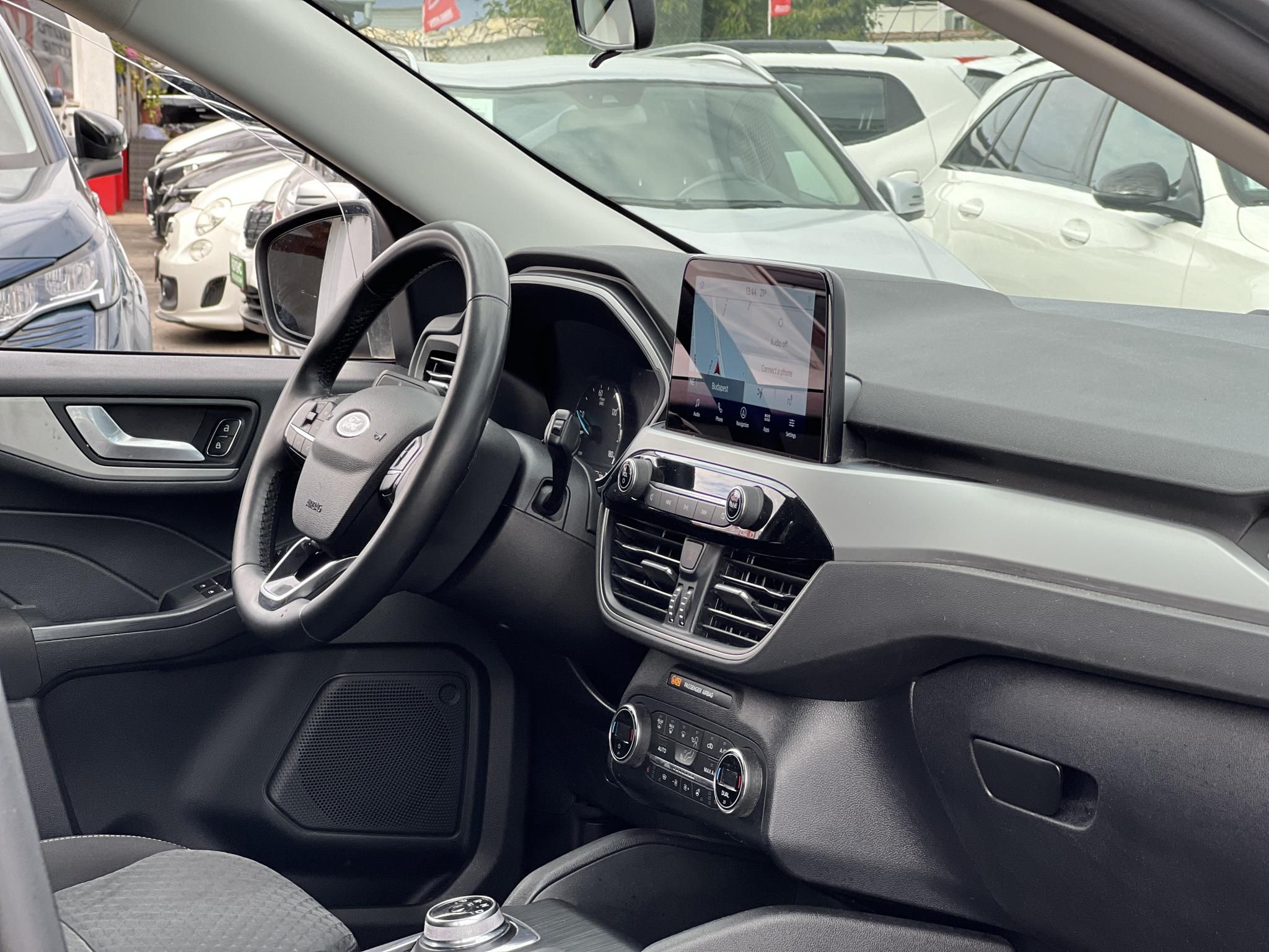 FORD KUGA 2.5 PHEV Freedom CVT 123e km. 70 km elektromos hatótáv. ülés-kormányfűtés. vonóhorog!