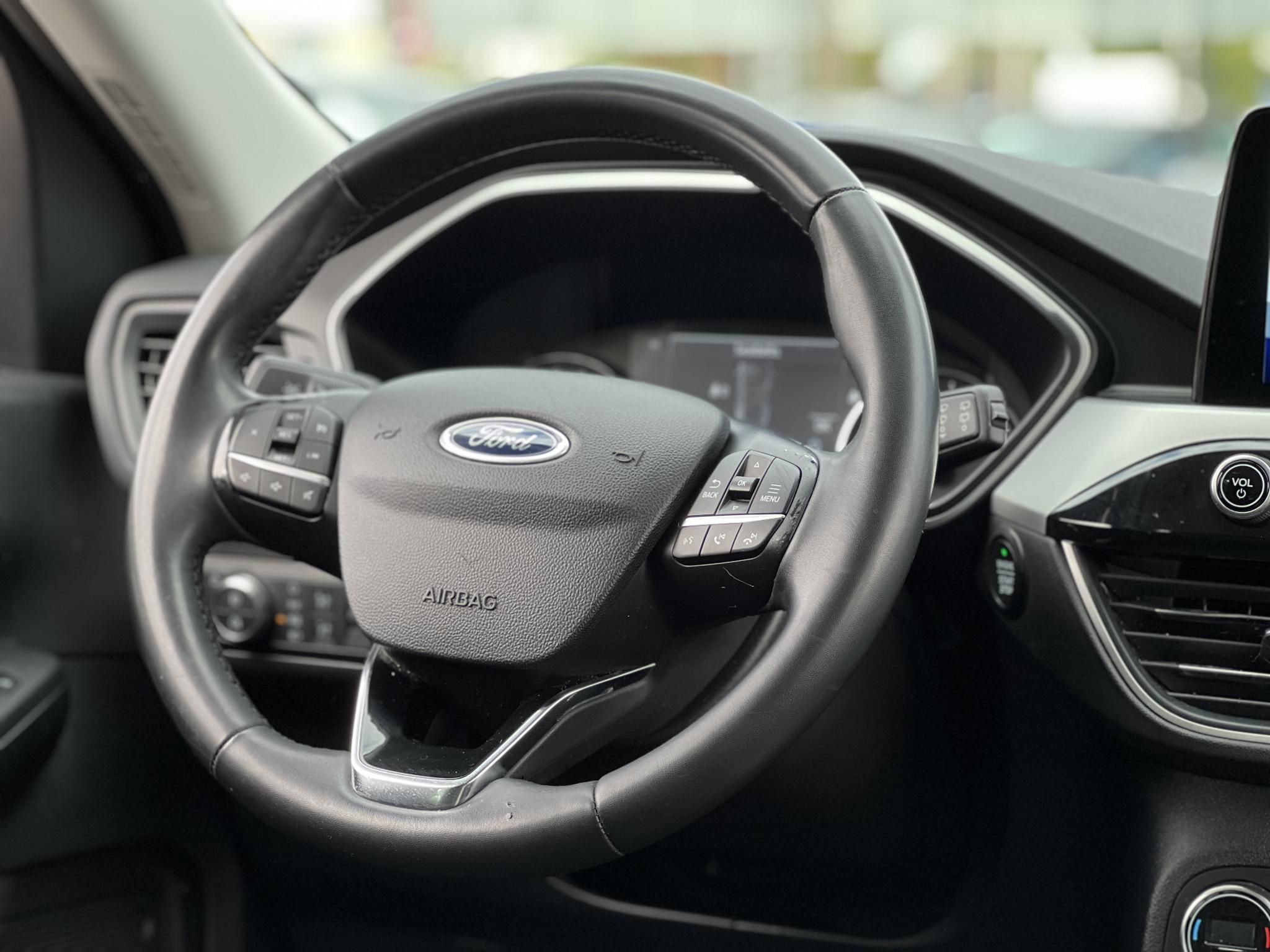 FORD KUGA 2.5 PHEV Freedom CVT 123e km. 70 km elektromos hatótáv. ülés-kormányfűtés. vonóhorog!