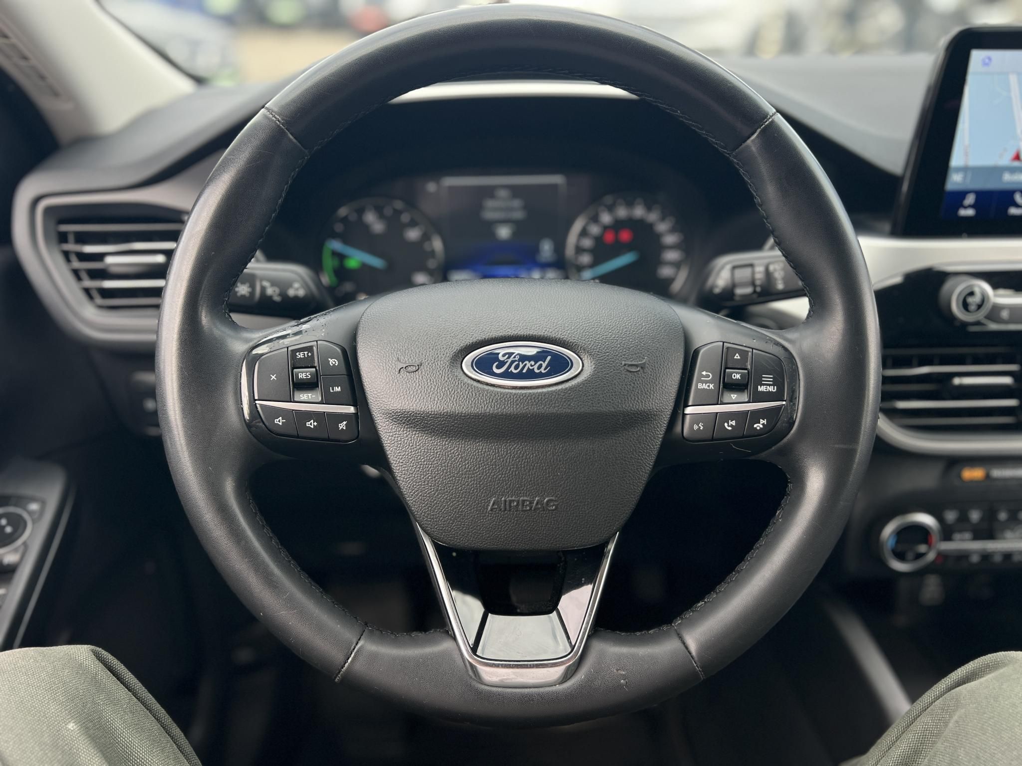 FORD KUGA 2.5 PHEV Freedom CVT 123e km. 70 km elektromos hatótáv. ülés-kormányfűtés. vonóhorog!