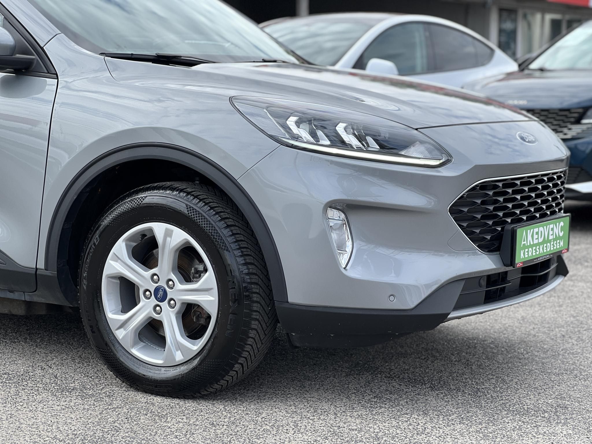FORD KUGA 2.5 PHEV Freedom CVT 123e km. 70 km elektromos hatótáv. ülés-kormányfűtés. vonóhorog!