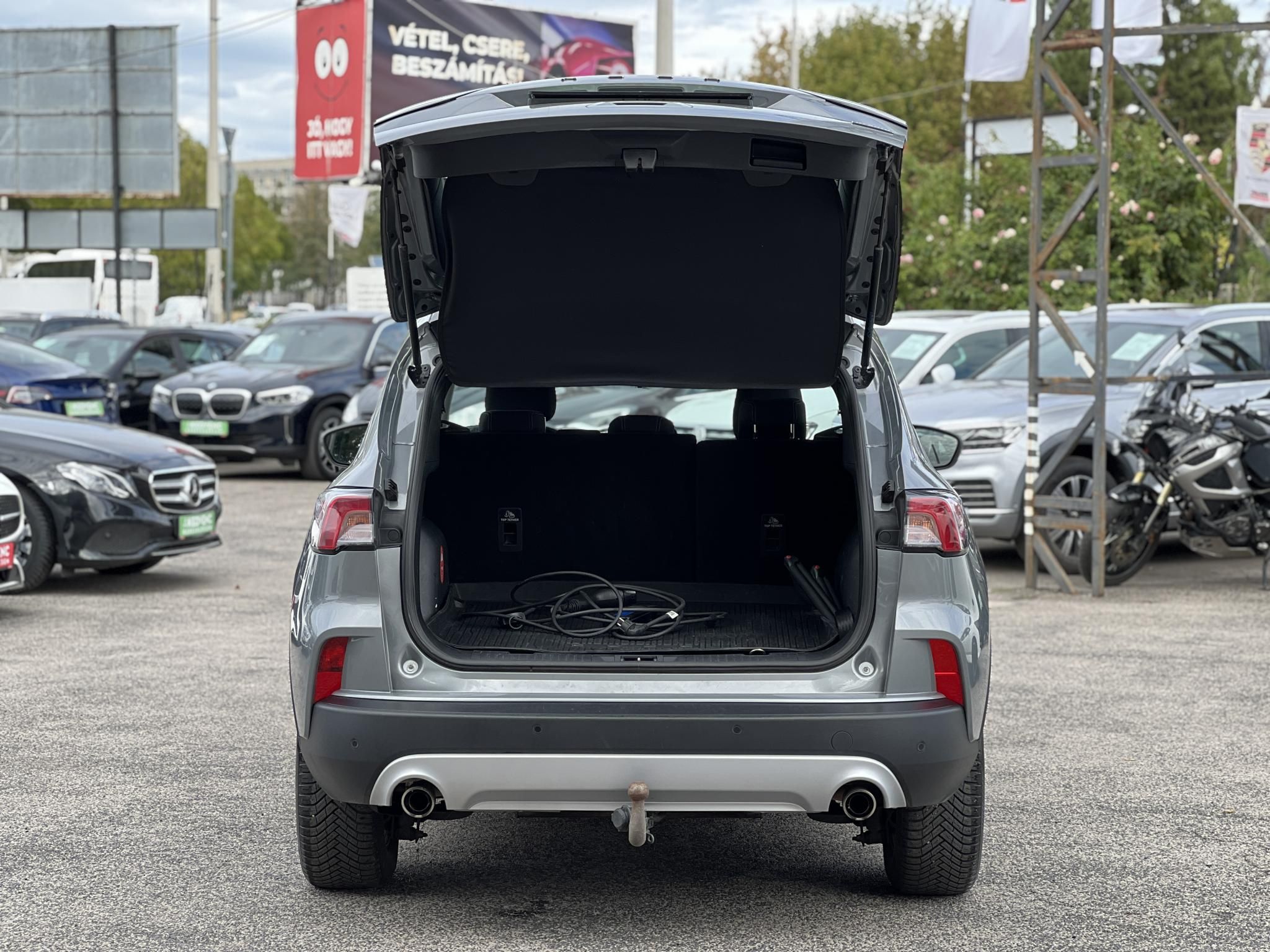 FORD KUGA 2.5 PHEV Freedom CVT 123e km. 70 km elektromos hatótáv. ülés-kormányfűtés. vonóhorog!