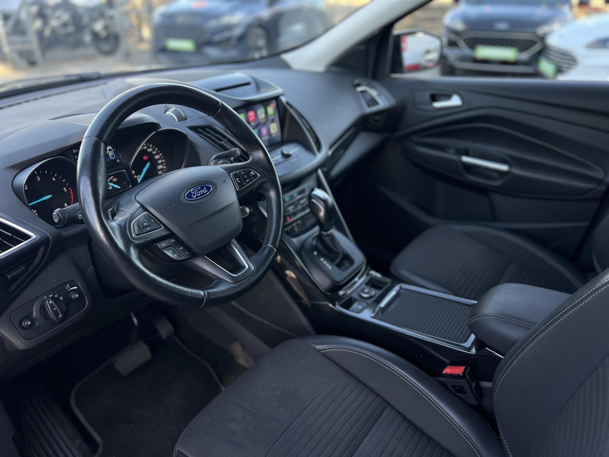 FORD KUGA 2.0 TDCi Titanium Technology AWD Magyarországi Gyári fényezés Carplay Szervízelt Vonógorog!