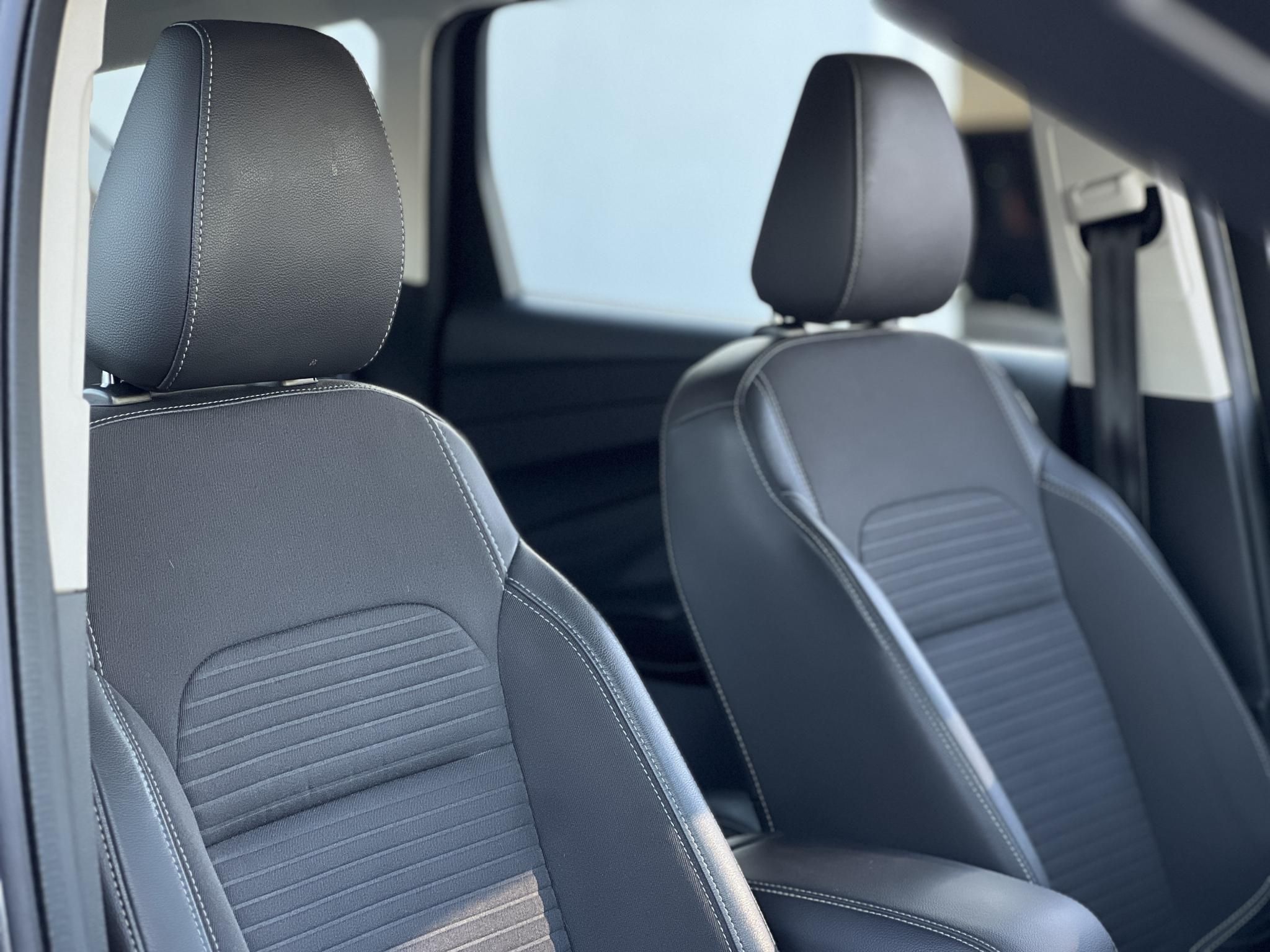 FORD KUGA 2.0 TDCi Titanium Technology AWD Magyarországi Gyári fényezés Carplay Szervízelt Vonógorog!