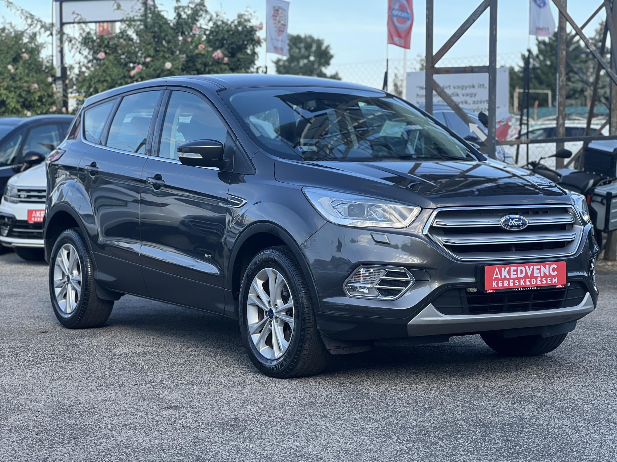 FORD KUGA 2.0 TDCi Titanium Technology AWD Magyarországi Gyári fényezés Carplay Szervízelt Vonógorog!
