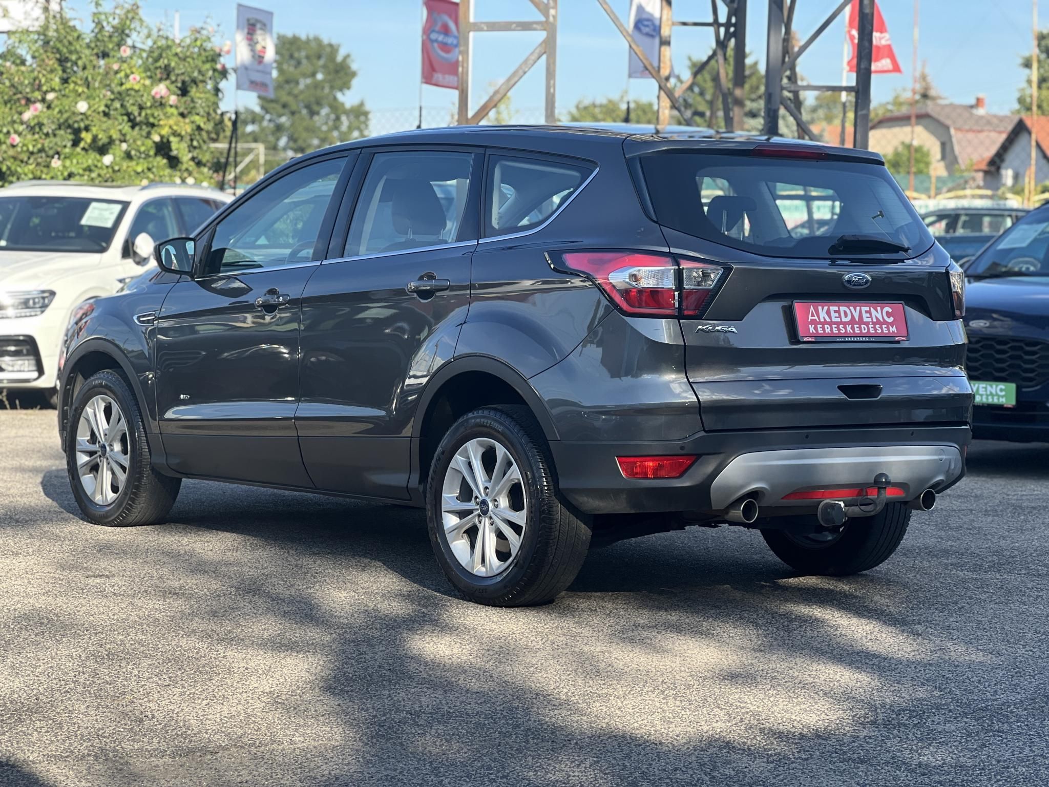 FORD KUGA 2.0 TDCi Titanium Technology AWD Magyarországi Gyári fényezés Carplay Szervízelt Vonógorog!