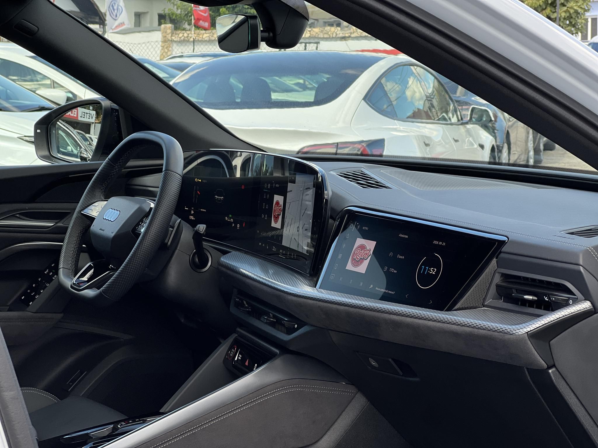 AUDI Q5 SB 40 TDI quattro S-tronic S-line M.o-i. 1.tul. újszerű állapot. garanciális. sérülésmentes!