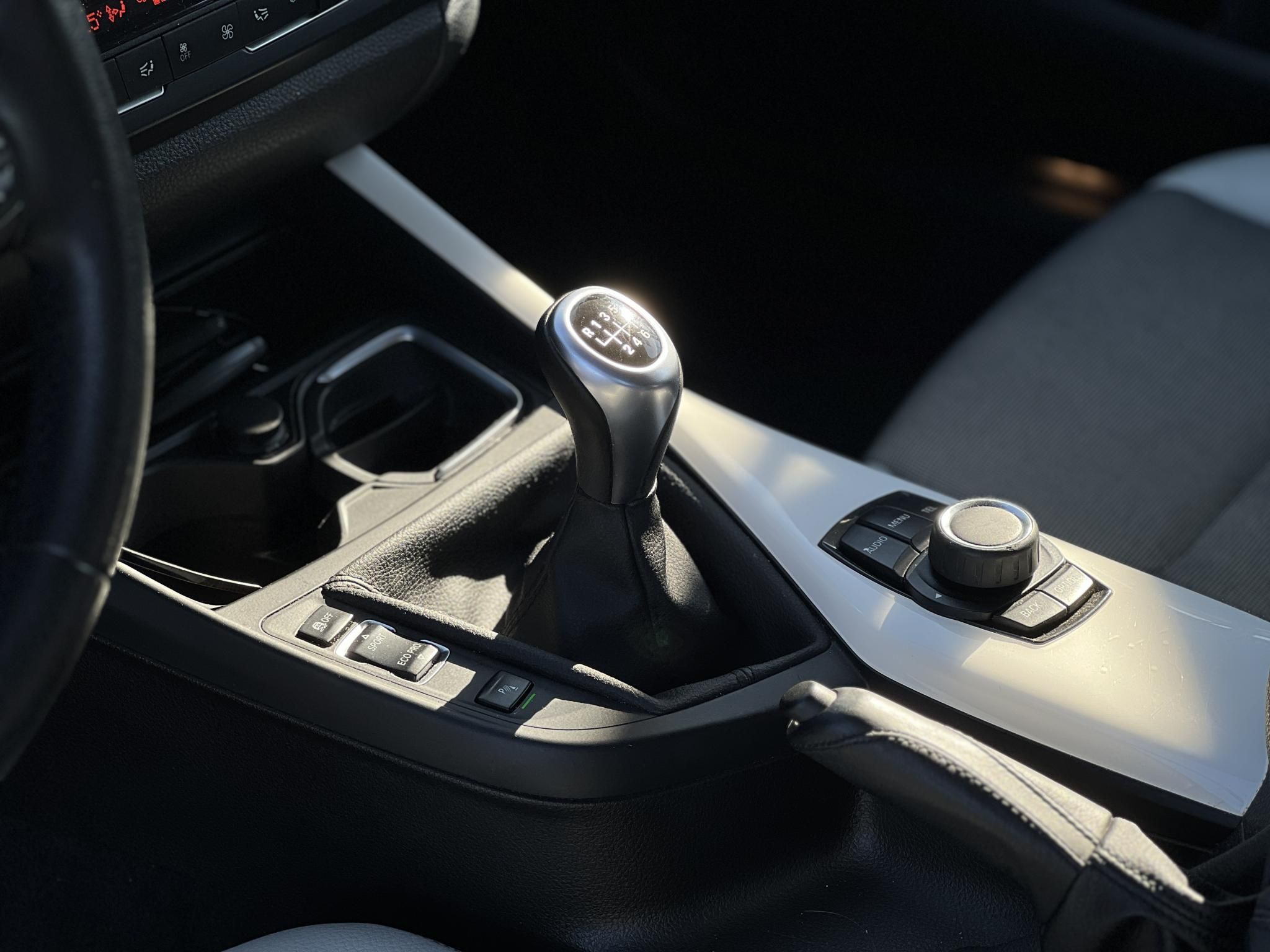 BMW 116i Magyarország 129e km Vezérlés+csapágysor cserélve!