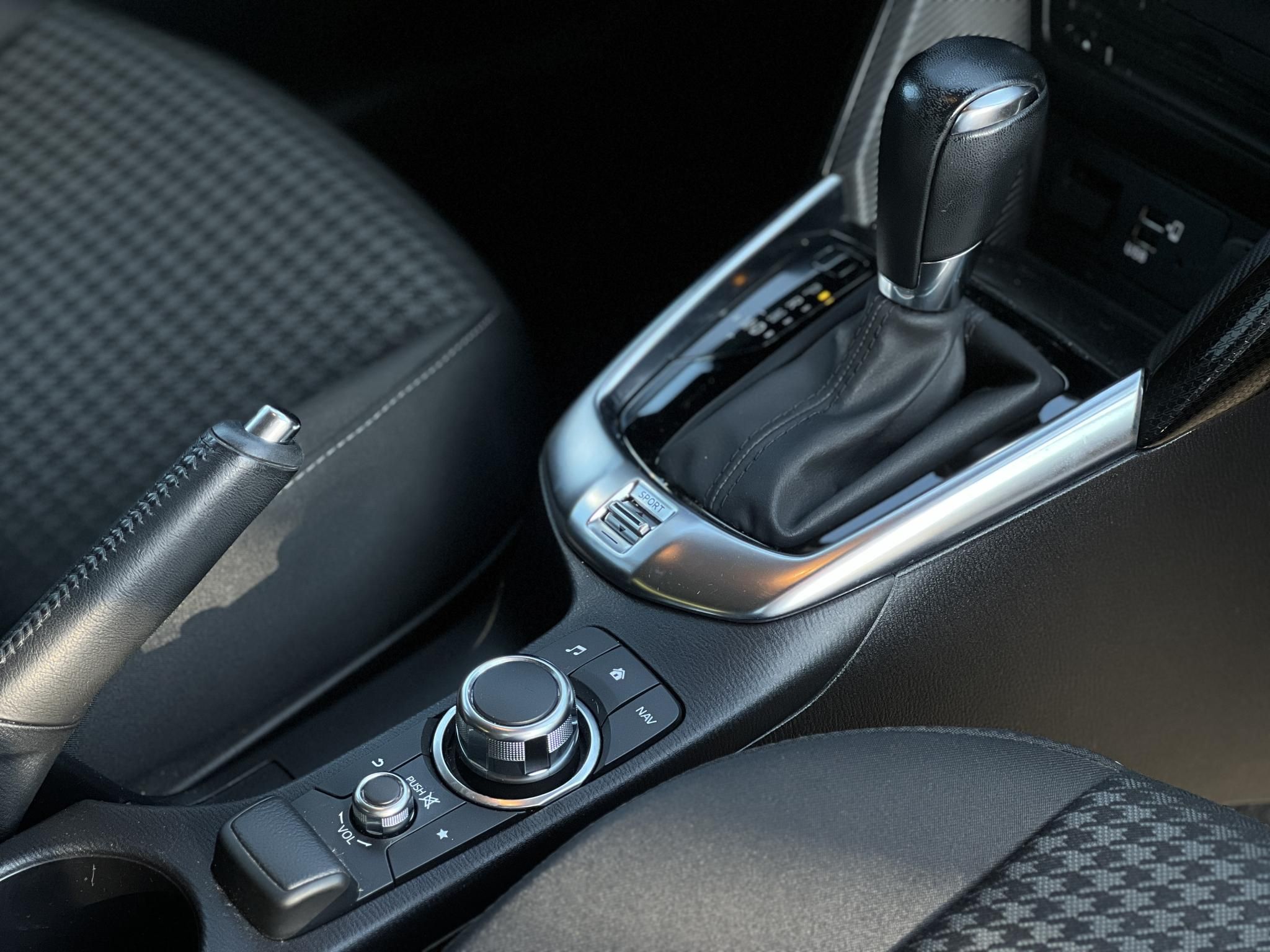 MAZDA 2 1.5 Attraction (Automata)