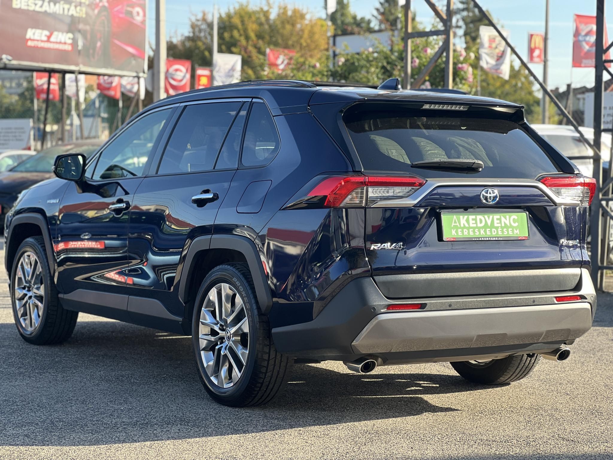 TOYOTA RAV 4 Rav4 2.5 Hybrid Executive AWD e-CVT 71e km. M.o-i. panorámatető. üléshűtés. memória. 360 fokos kamera. CARPLAY!