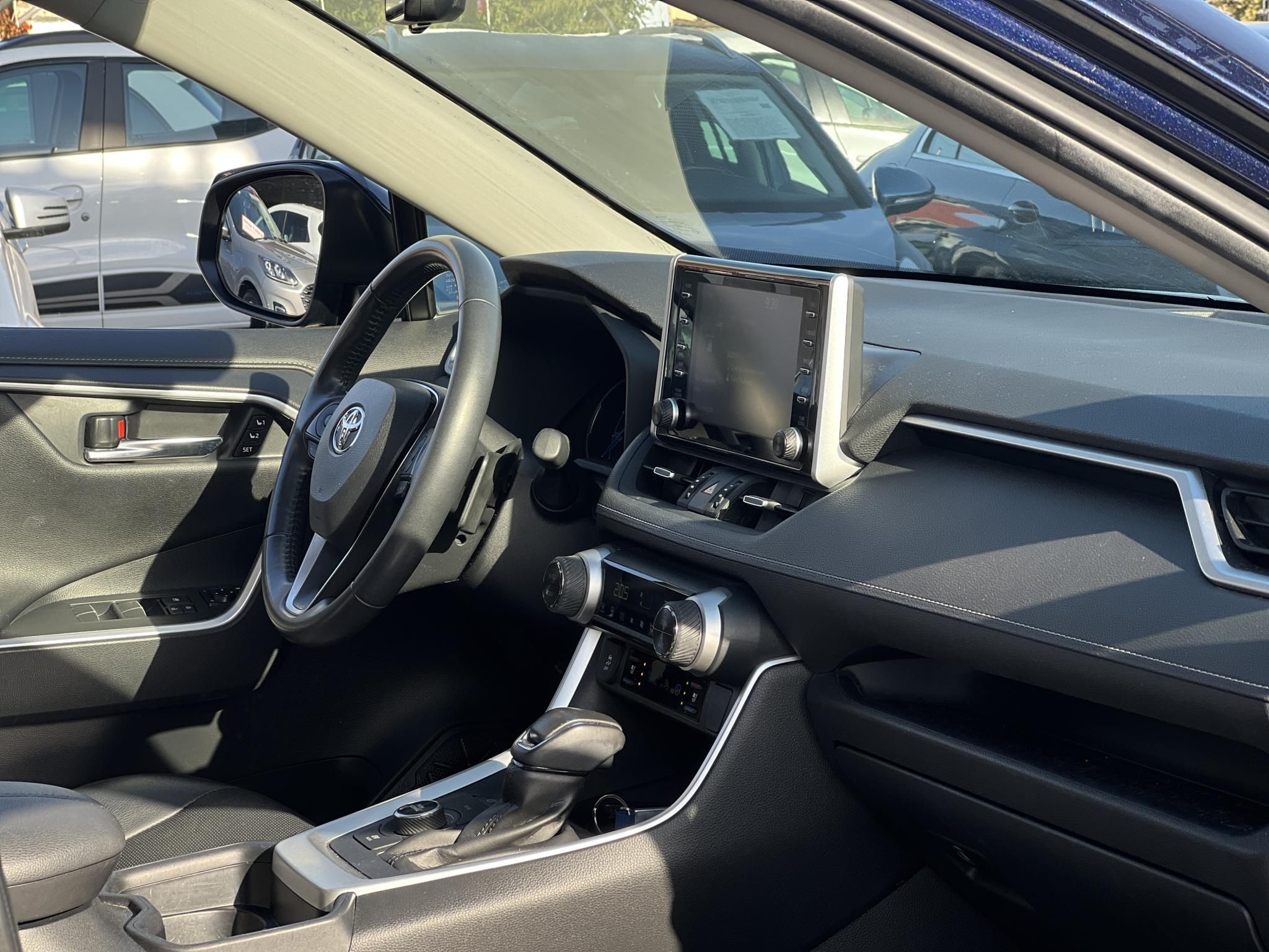 TOYOTA RAV 4 Rav4 2.5 Hybrid Executive AWD e-CVT 71e km. M.o-i. panorámatető. üléshűtés. memória. 360 fokos kamera. CARPLAY!