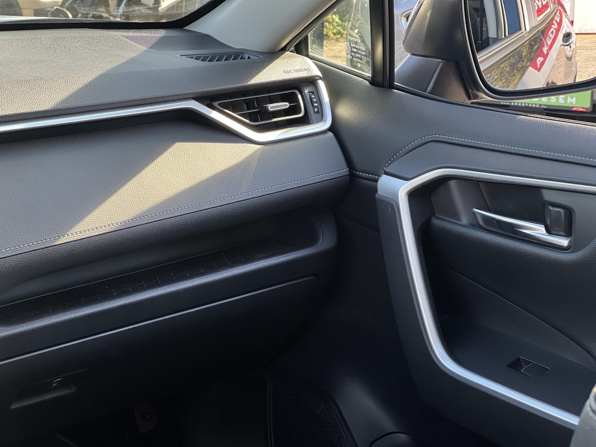 TOYOTA RAV 4 Rav4 2.5 Hybrid Executive AWD e-CVT 71e km. M.o-i. panorámatető. üléshűtés. memória. 360 fokos kamera. CARPLAY!