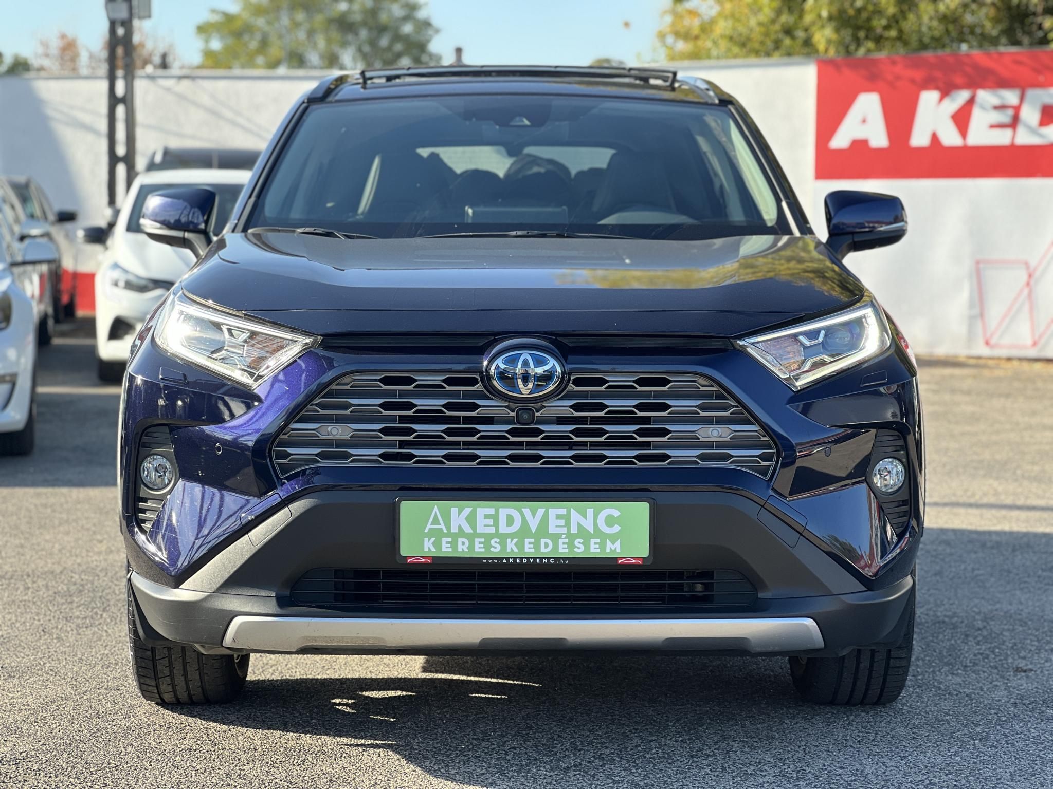 TOYOTA RAV 4 Rav4 2.5 Hybrid Executive AWD e-CVT 71e km. M.o-i. panorámatető. üléshűtés. memória. 360 fokos kamera. CARPLAY!