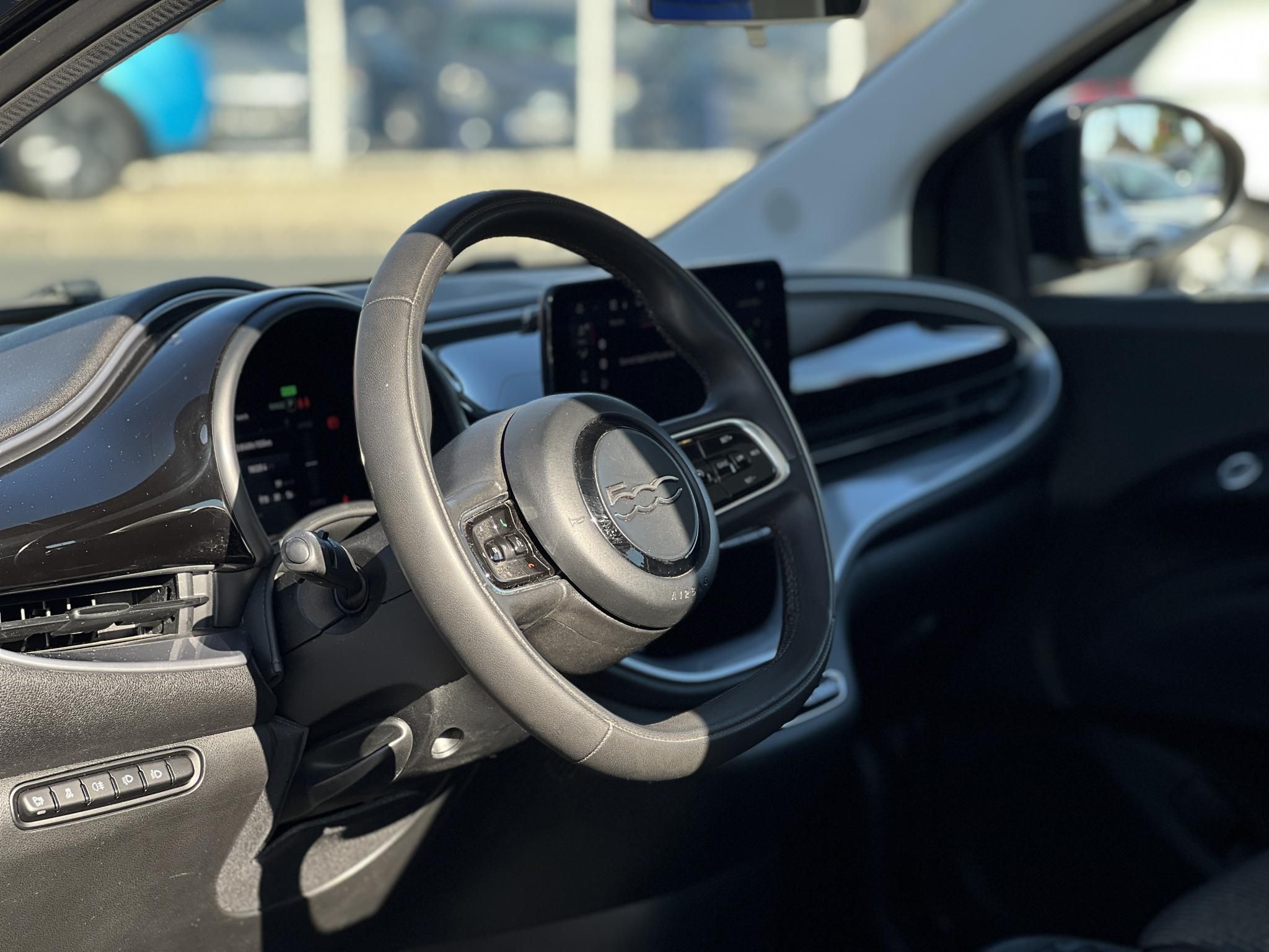 FIAT 500 500e Icon 42kWh (Automata) 28e km