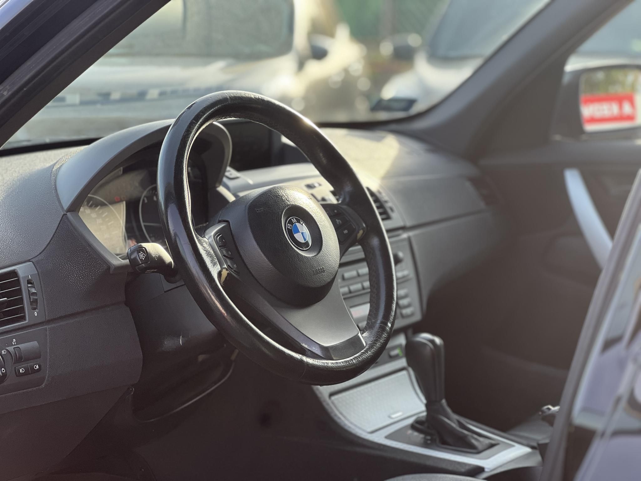 BMW X3 3.0 (Automata) xenon fényszórók. ülésfűtés. lejtmenet. memória. vonóhorog. bőr belső!