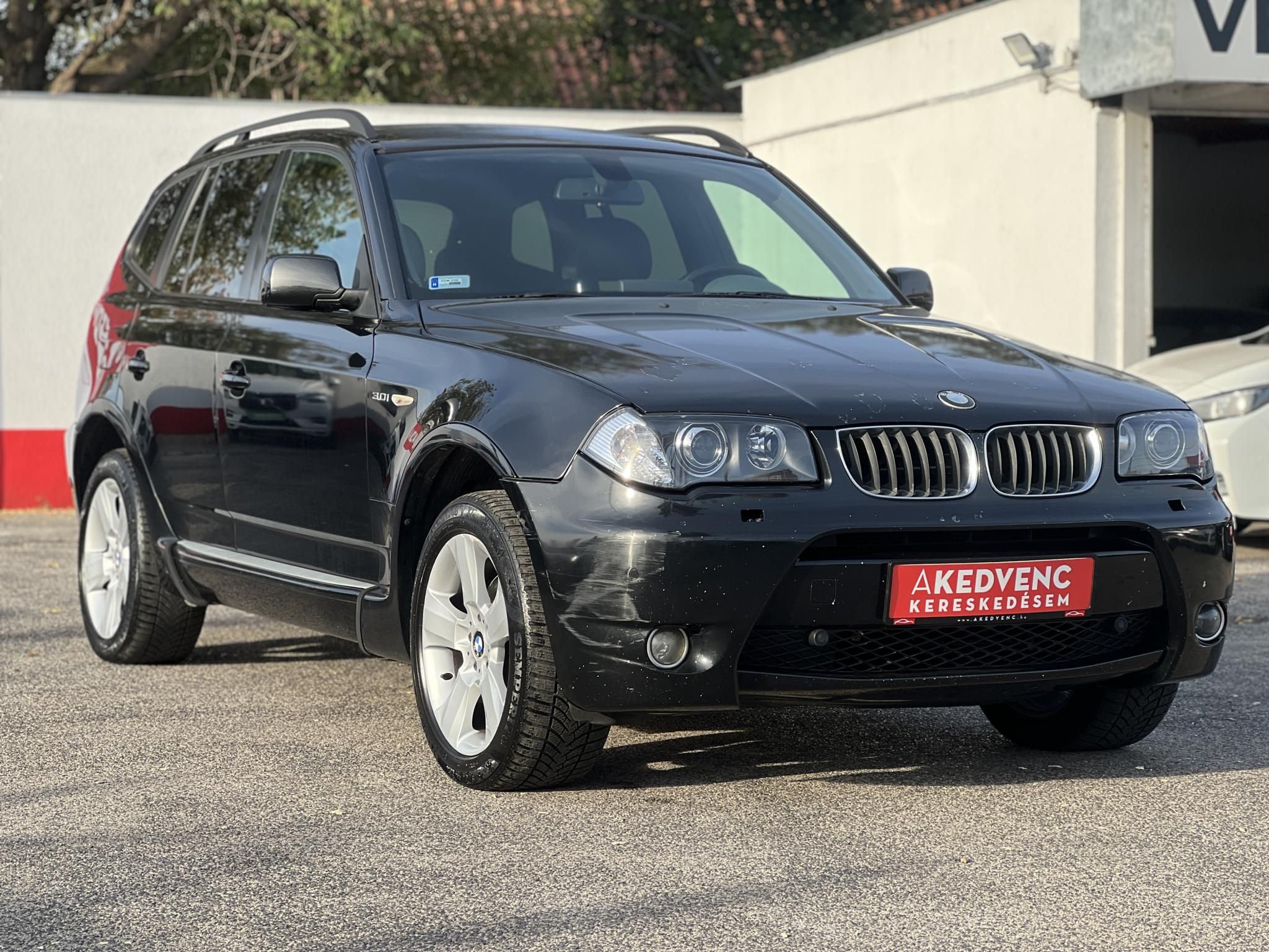 BMW X3 3.0 (Automata) xenon fényszórók. ülésfűtés. lejtmenet. memória. vonóhorog. bőr belső!