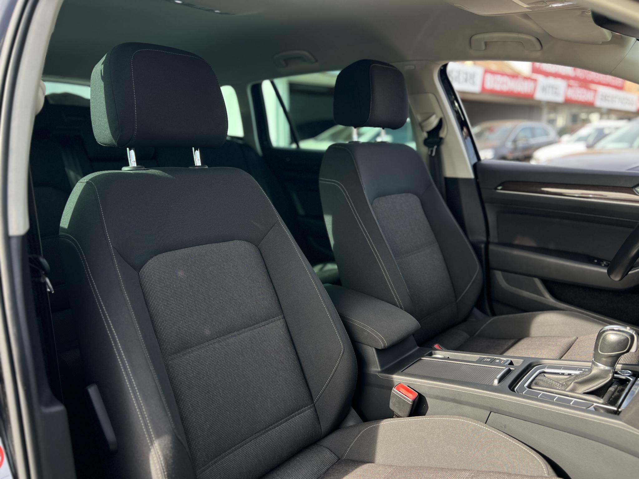 VOLKSWAGEN PASSAT VIII Variant 2.0 TDI BMT Comfortline DSG M.o.-i. LED. CARPLAY. rendszeresen karbantartott!