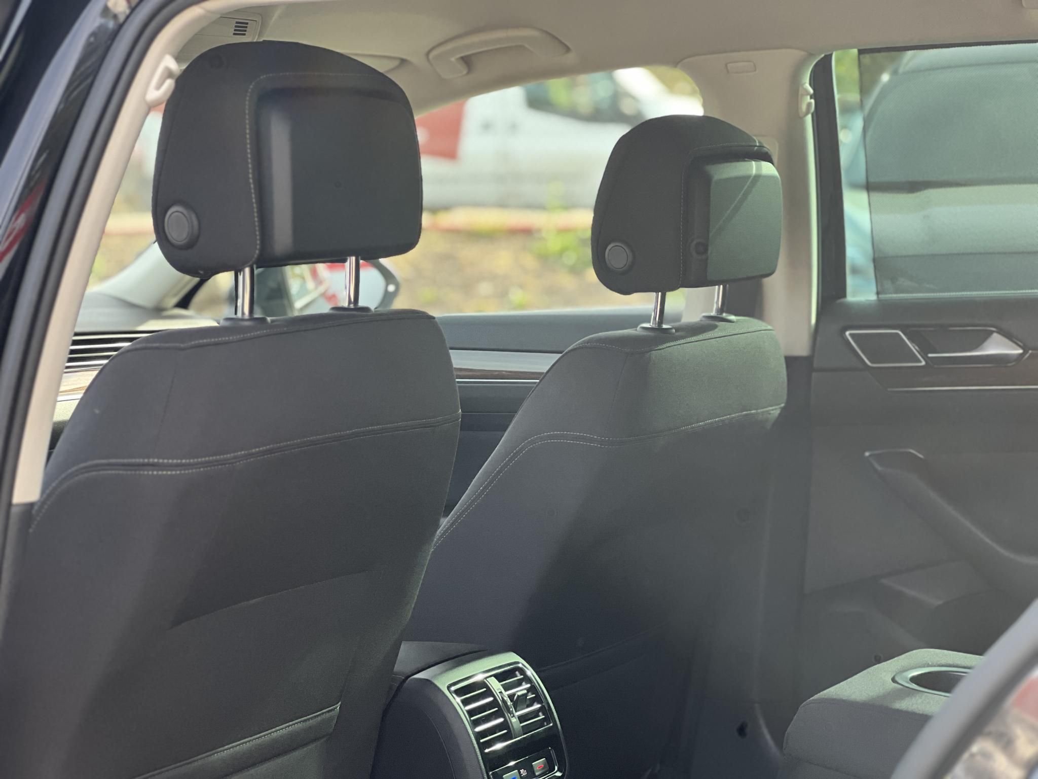 VOLKSWAGEN PASSAT VIII Variant 2.0 TDI BMT Comfortline DSG M.o.-i. LED. CARPLAY. rendszeresen karbantartott!