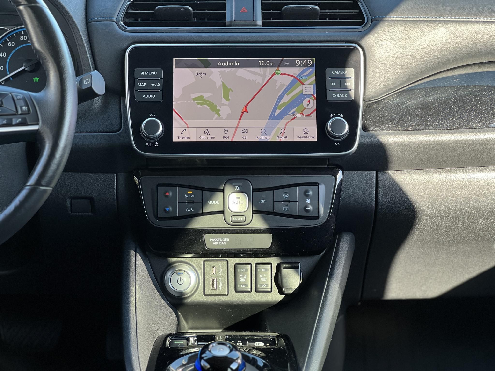 NISSAN LEAF N-Connecta 40kWh (Automata) 60e km. 270km hatótáv. keyless. 360 kamera. első-hátsó ülésfűtés. téli-nyári!