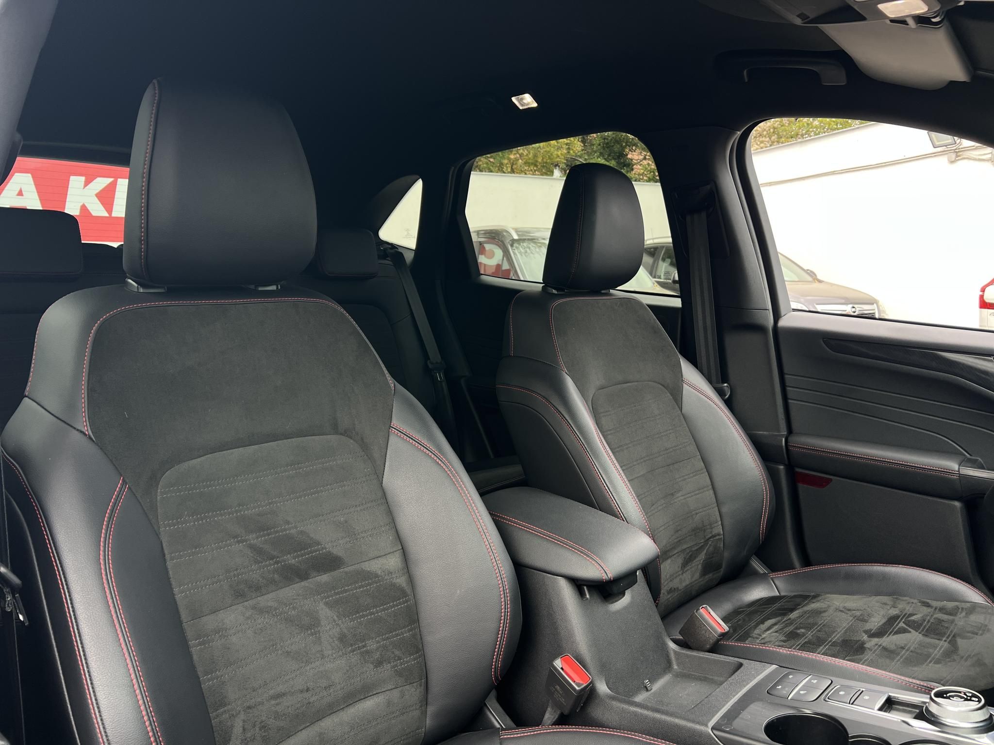 FORD KUGA 2.5 PHEV ST-Line X CVT 91e km