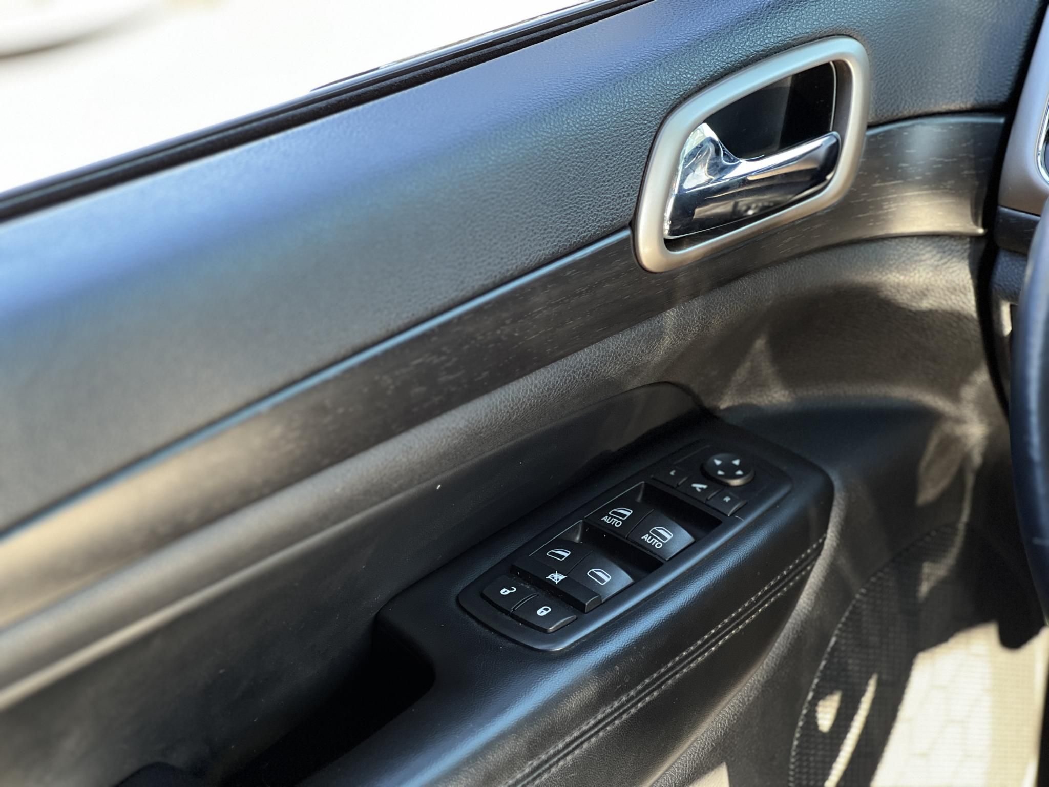 JEEP GRAND CHEROKEE 3.0 V6 CRD Laredo (Automata) 4X4. felező váltó. digitális klíma. tetőcsomagtartó