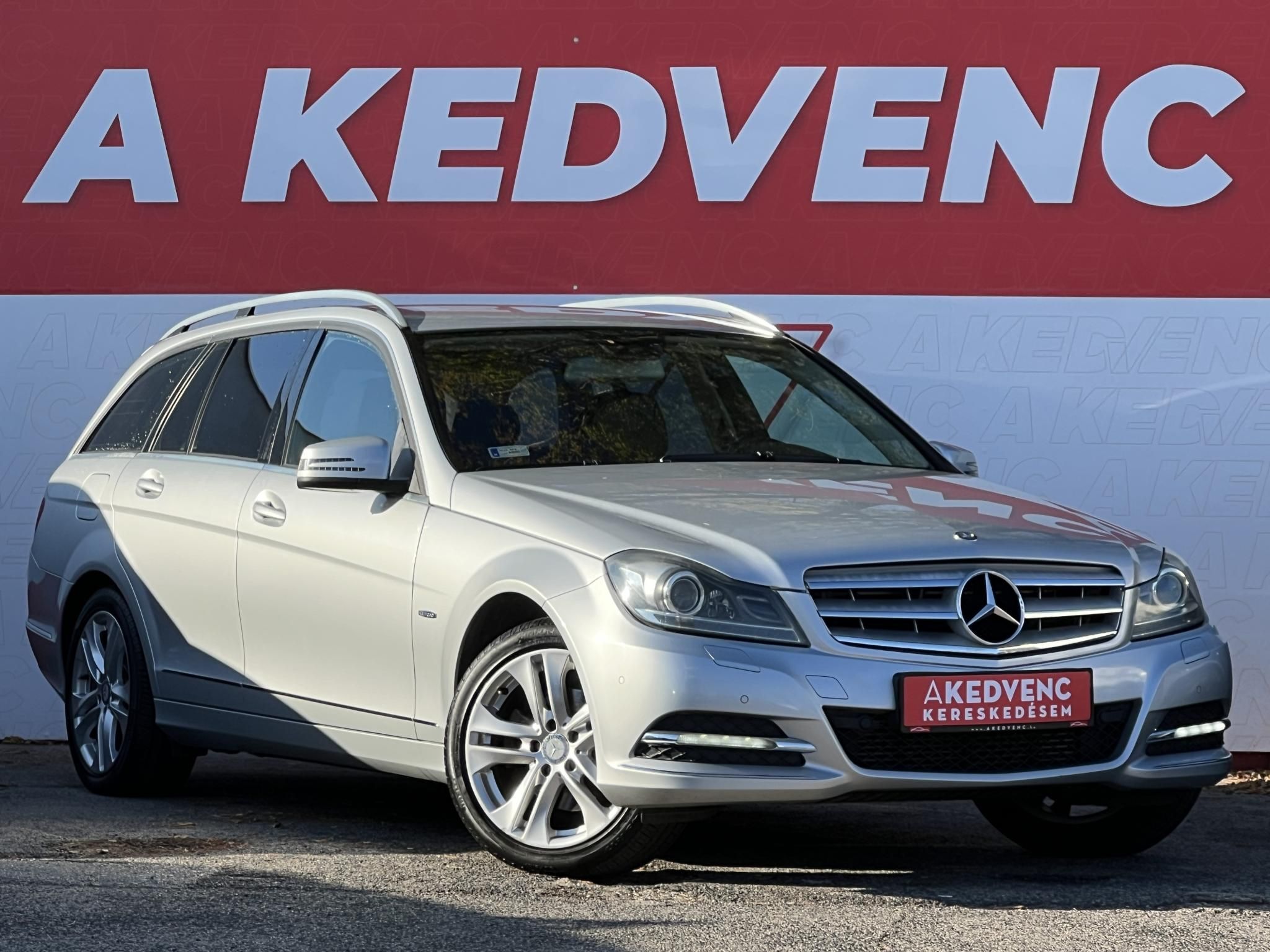 MERCEDES-BENZ C 250 T BlueEFFICIENCY Avantgarde (Automata) FACELIFT. Teljes szerviztörténet. vezérlés cserélve!