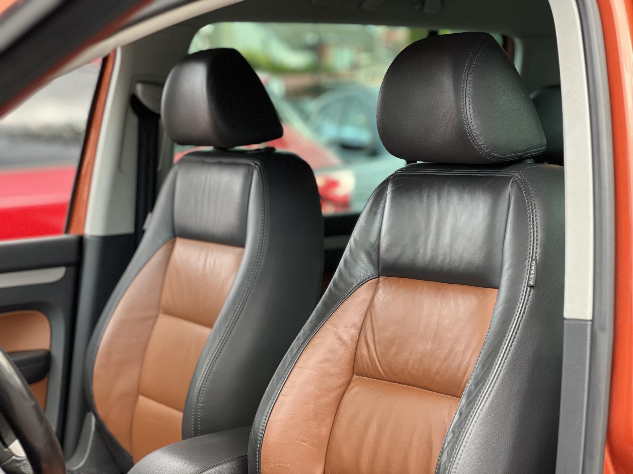 VOLKSWAGEN TOURAN Cross1.4 TSi 7 személyes Highline Bőr belső. Tempomat Vonóhorog Szervízel!t