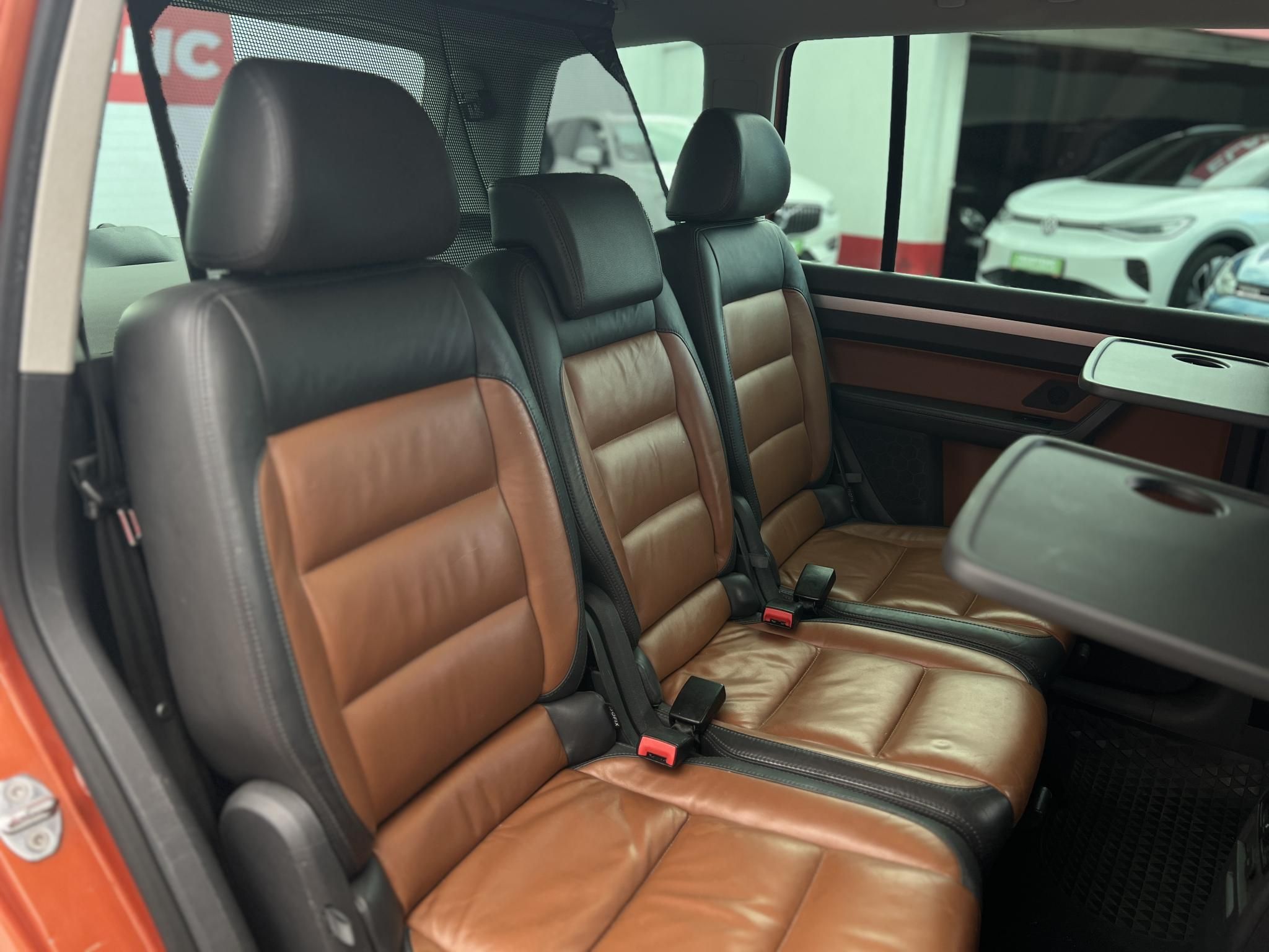 VOLKSWAGEN TOURAN Cross1.4 TSi 7 személyes Highline Bőr belső. Tempomat Vonóhorog Szervízel!t