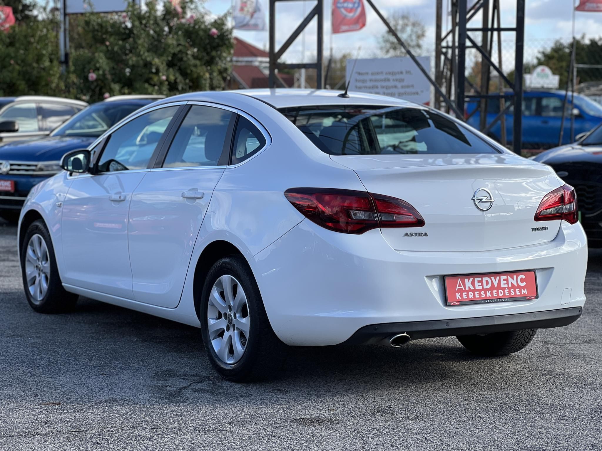 OPEL ASTRA J Sedan 1.4 T Business EURO6