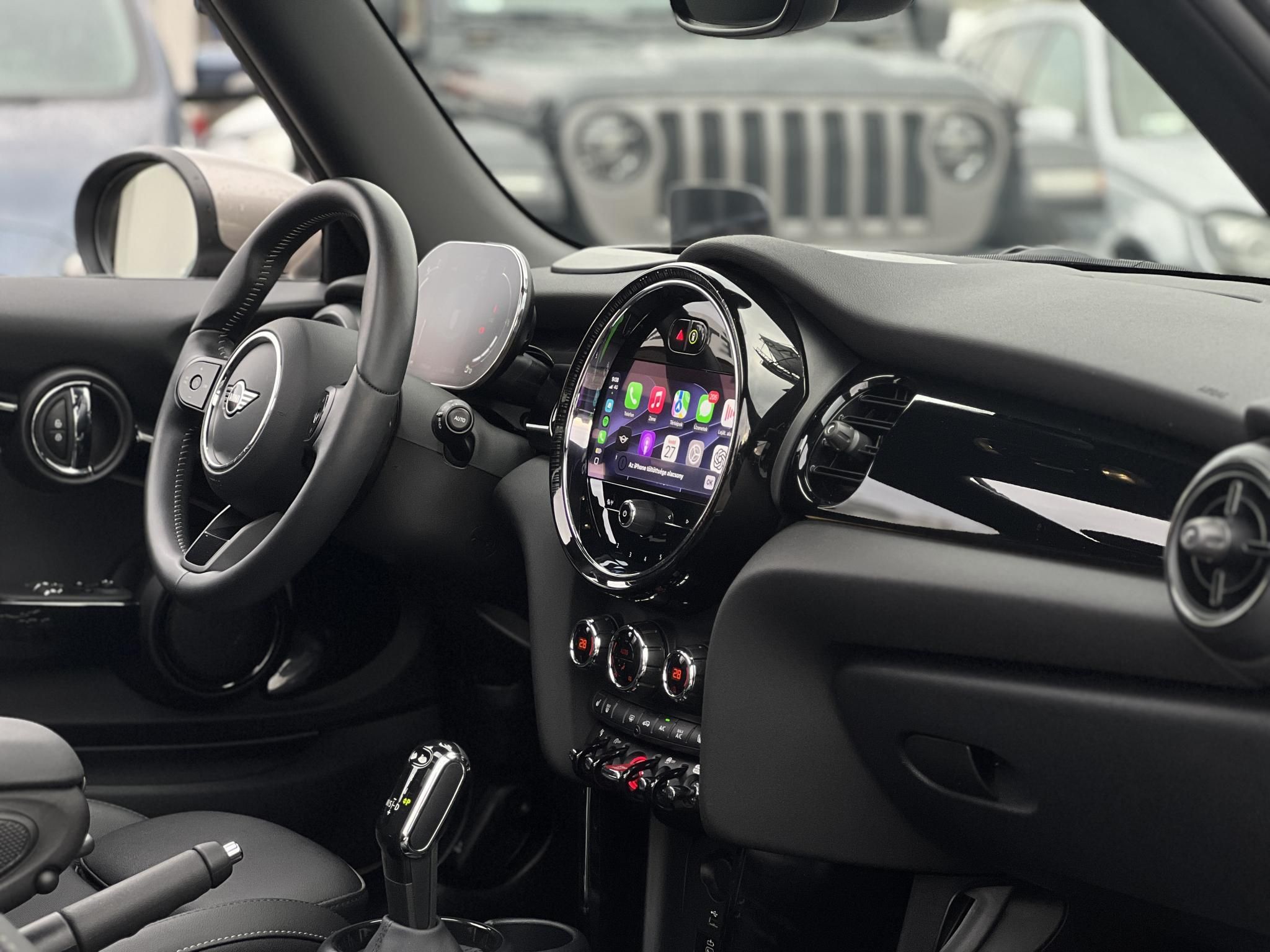 MINI MINI 1.5 Cooper DKG 31e km. panoráma tető. CarPlay