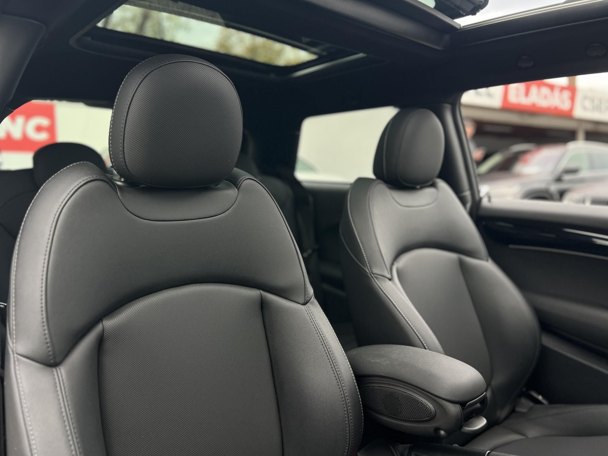 MINI MINI 1.5 Cooper DKG 31e km. panoráma tető. CarPlay