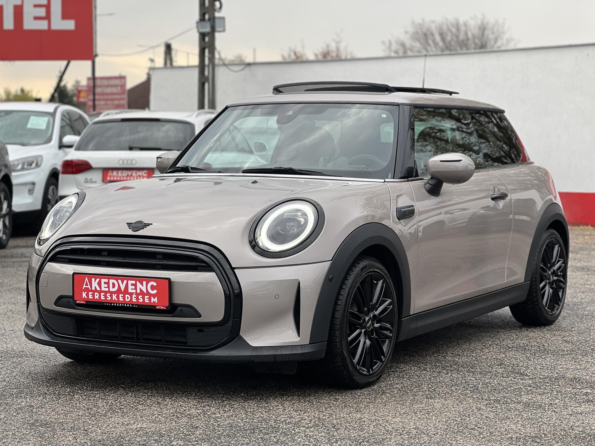 MINI MINI 1.5 Cooper DKG 31e km. panoráma tető. CarPlay