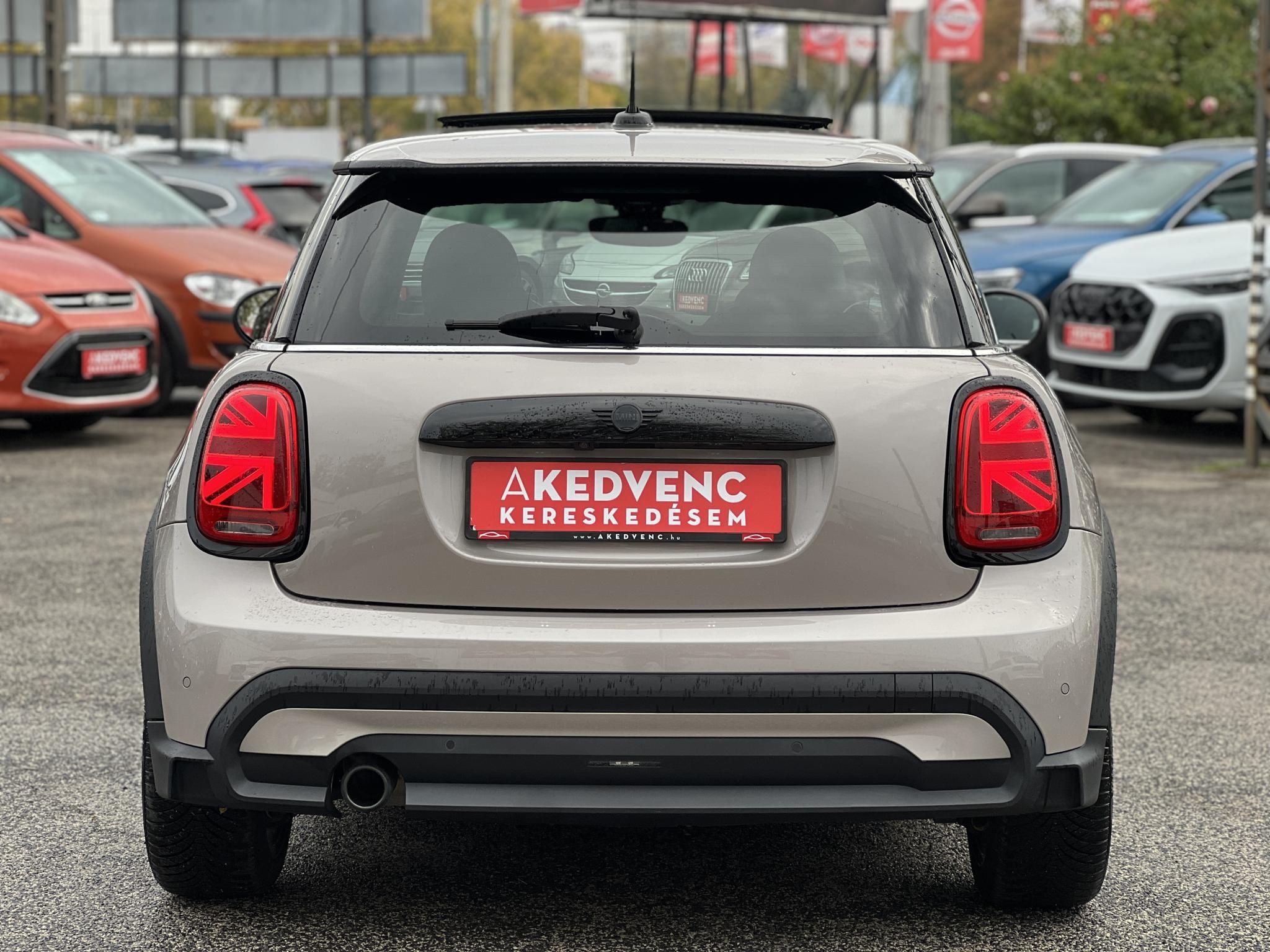 MINI MINI 1.5 Cooper DKG 31e km. panoráma tető. CarPlay