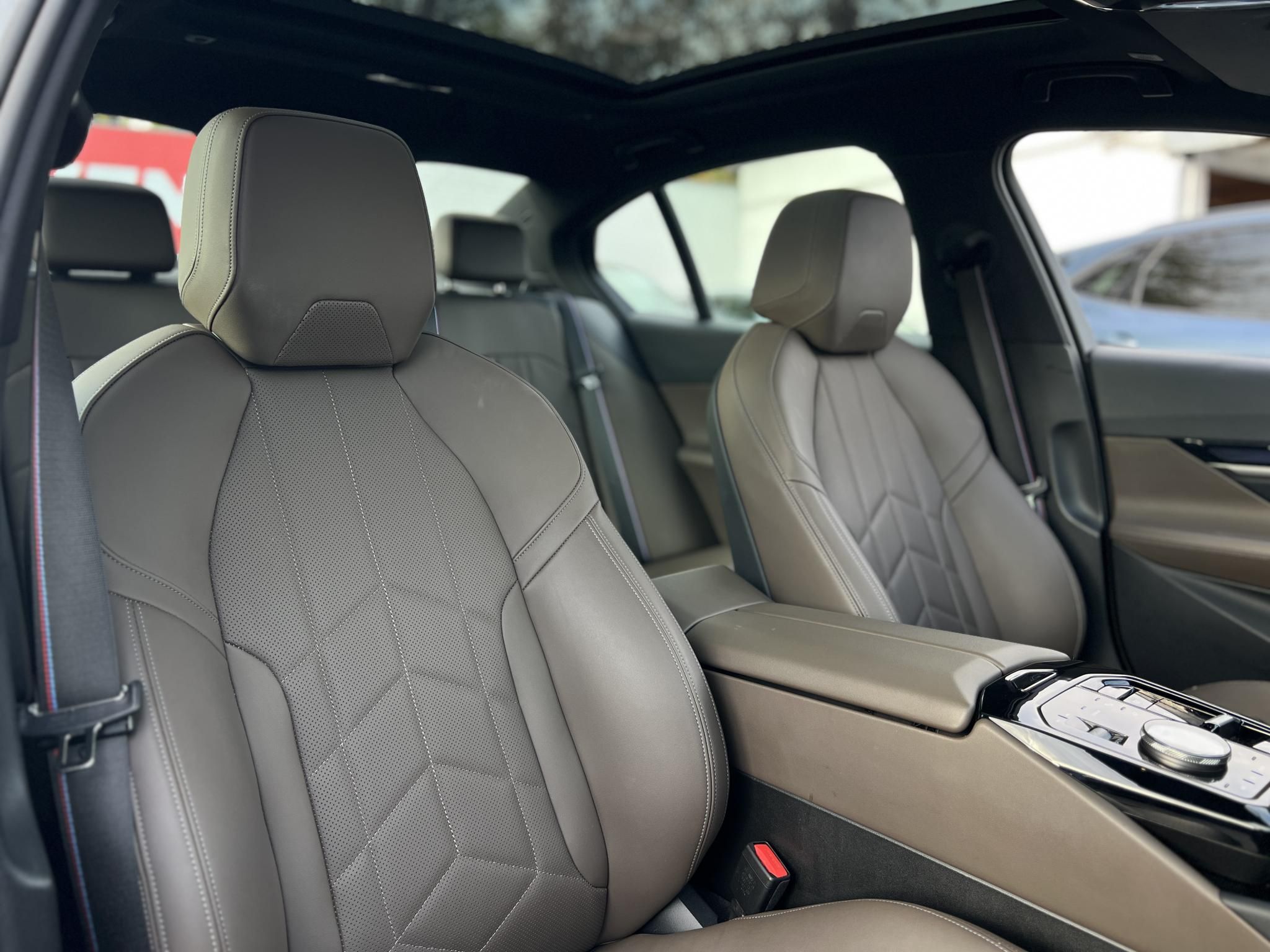 BMW I5 eDrive40 81,2kWh M-sport. Bowers & Wilkins. 626km WLTP. panorámatető. újszerű állapot!