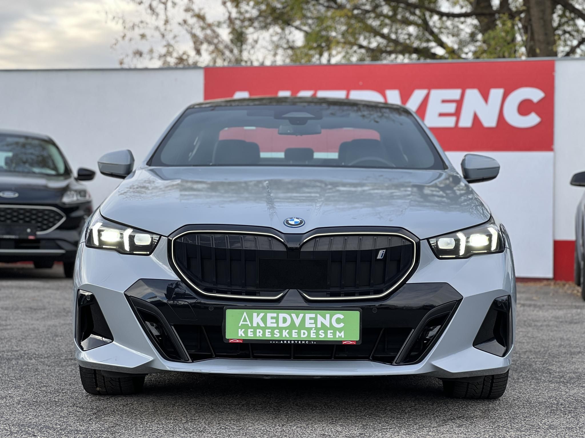 BMW I5 eDrive40 81,2kWh M-sport. Bowers & Wilkins. 626km WLTP. panorámatető. újszerű állapot!